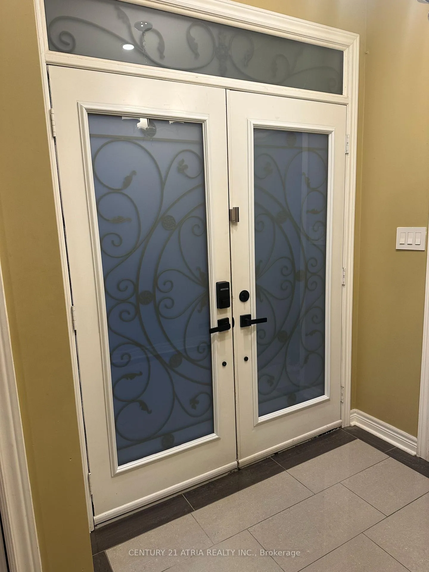 Photo 3 of 209 District Avenue, Vaughan, Patterson — HOMEH