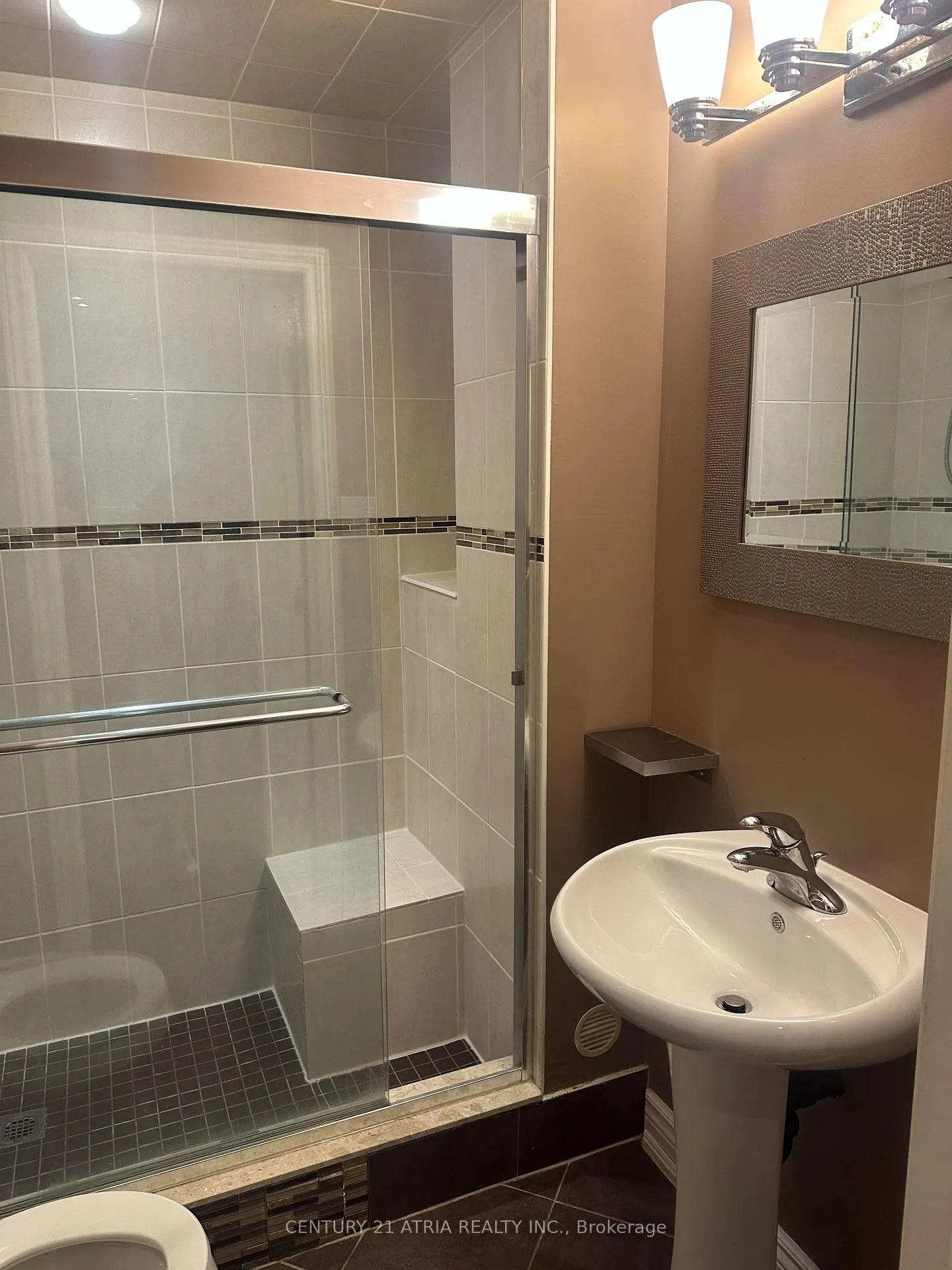 Photo 12 of 209 District Avenue, Vaughan, Patterson — HOMEH