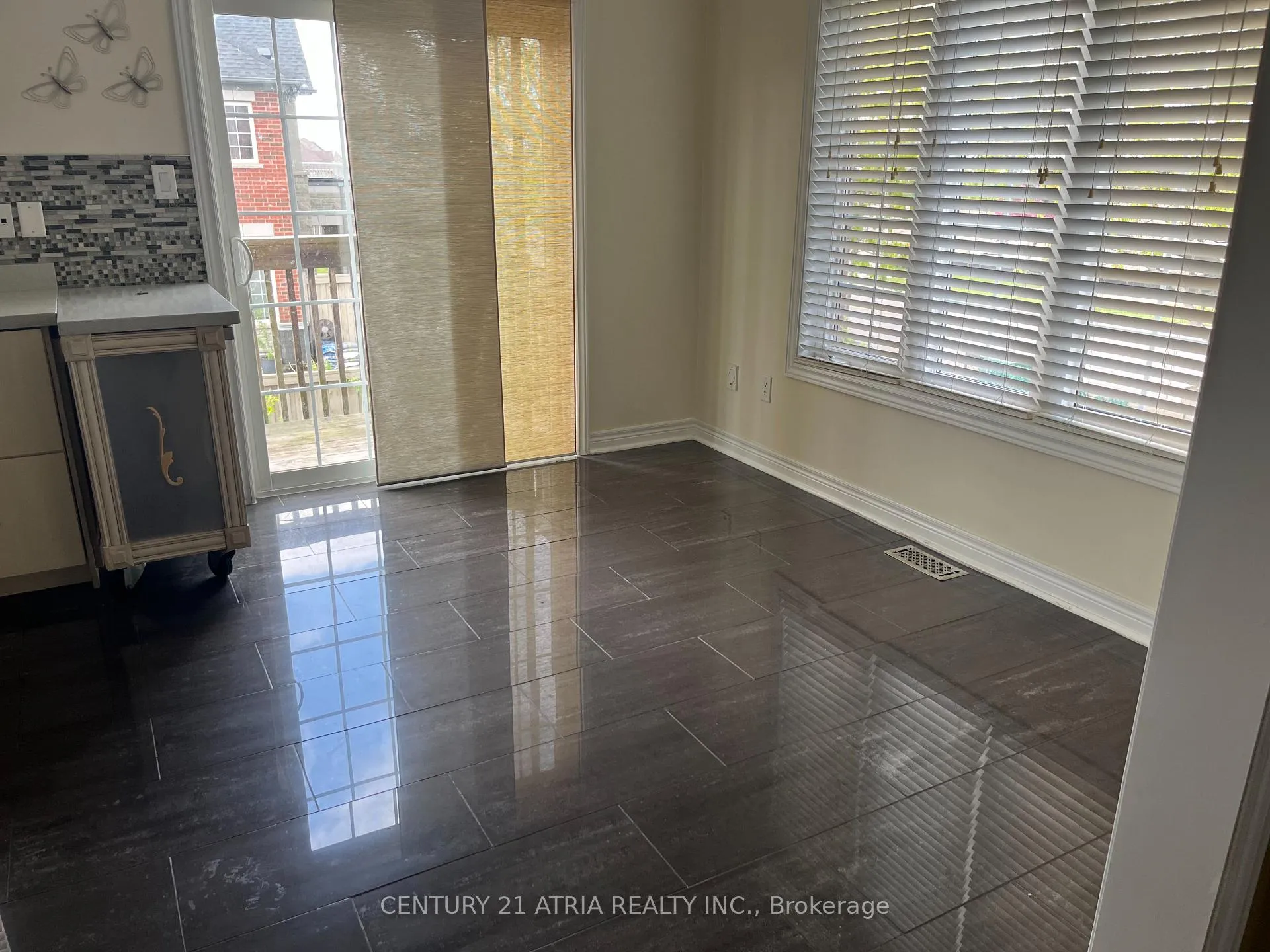 Photo 13 of 209 District Avenue, Vaughan, Patterson — HOMEH