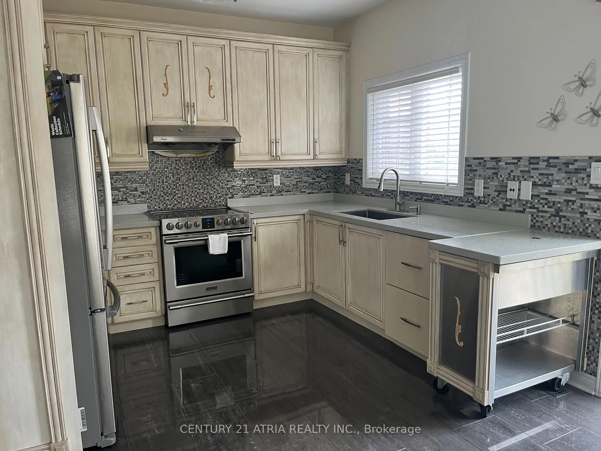 Photo 14 of 209 District Avenue, Vaughan, Patterson — HOMEH