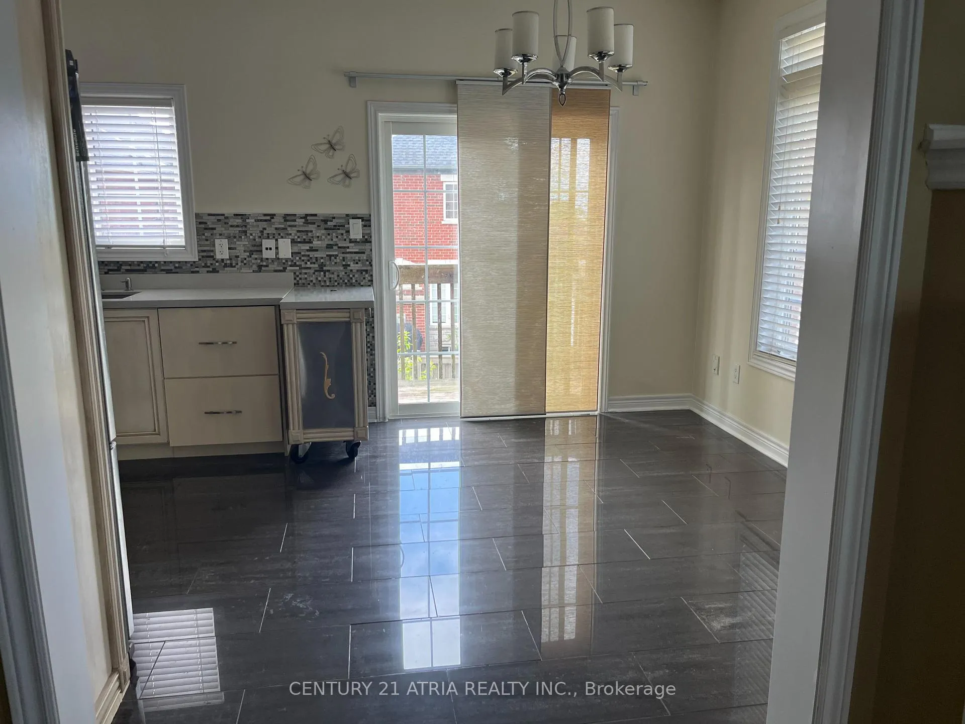 Photo 15 of 209 District Avenue, Vaughan, Patterson — HOMEH