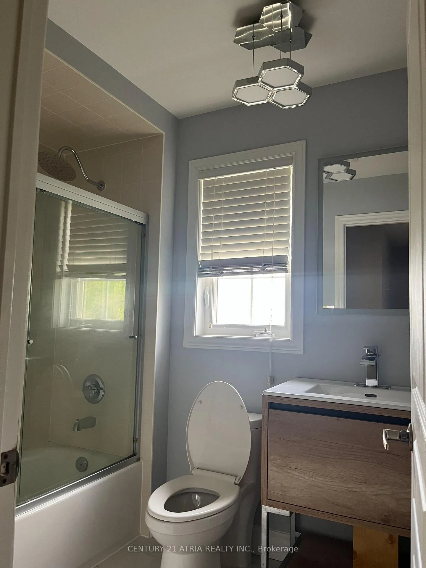 Photo 20 of 209 District Avenue, Vaughan, Patterson — HOMEH