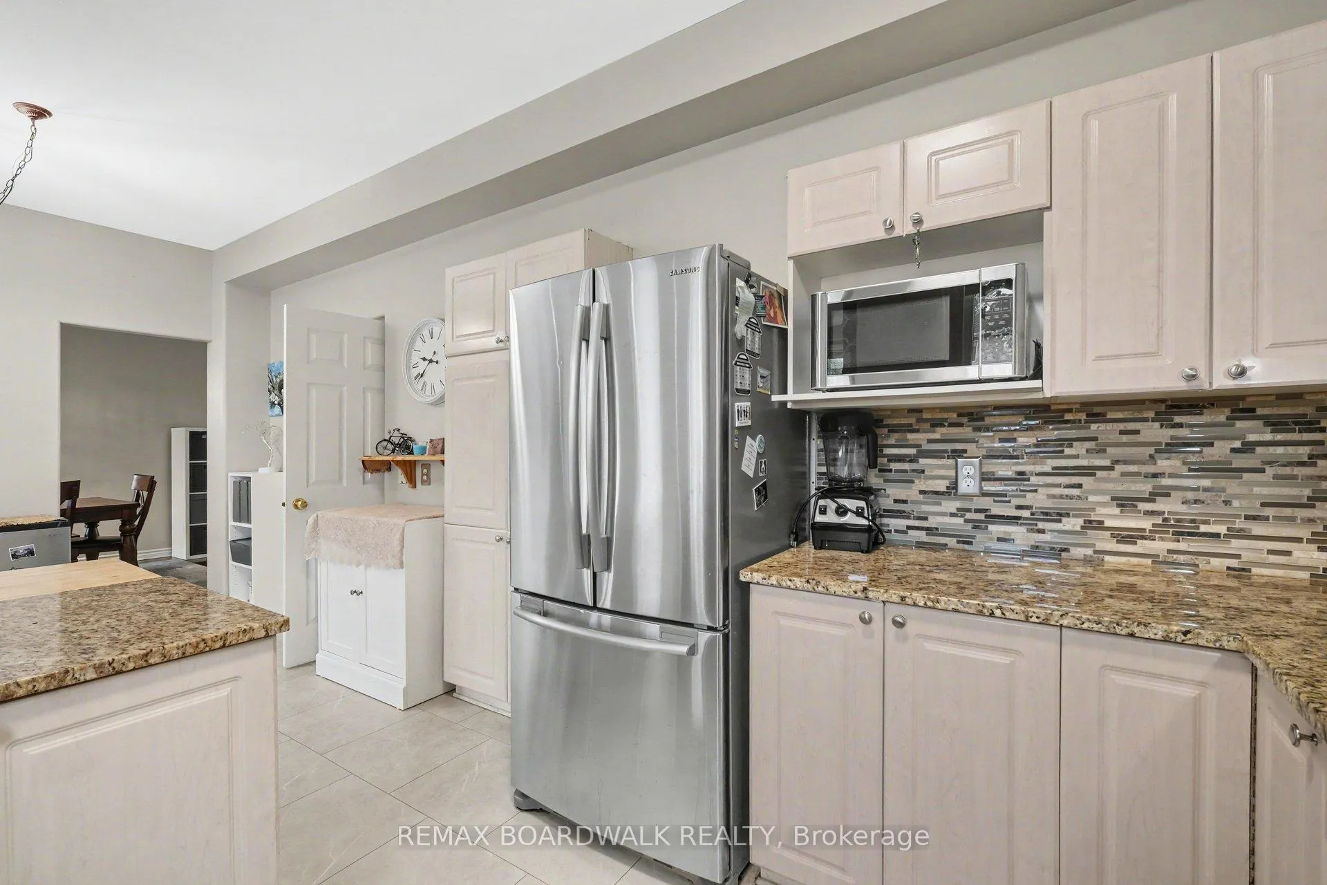 Photo 8 of 4091 Canyon Walk Drive, Ottawa, Riverside South/Gloucester Glen — HOMEH