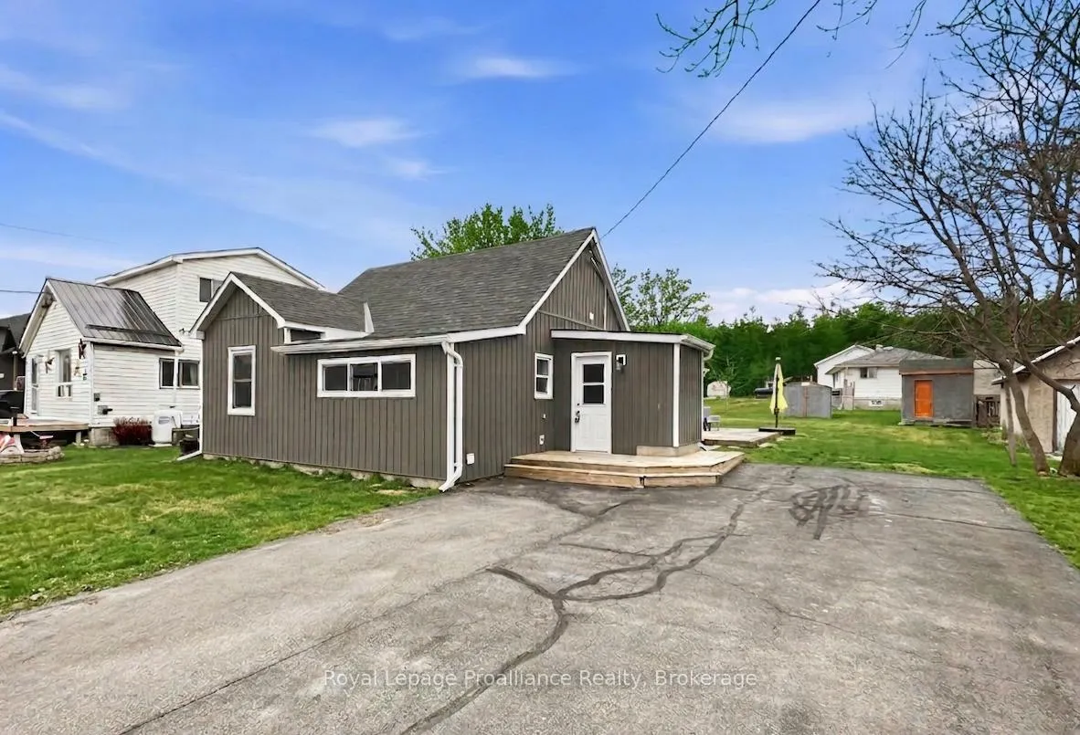 Photo 1 of 91 Lywood Street, Belleville, Thurlow Ward — HOMEH