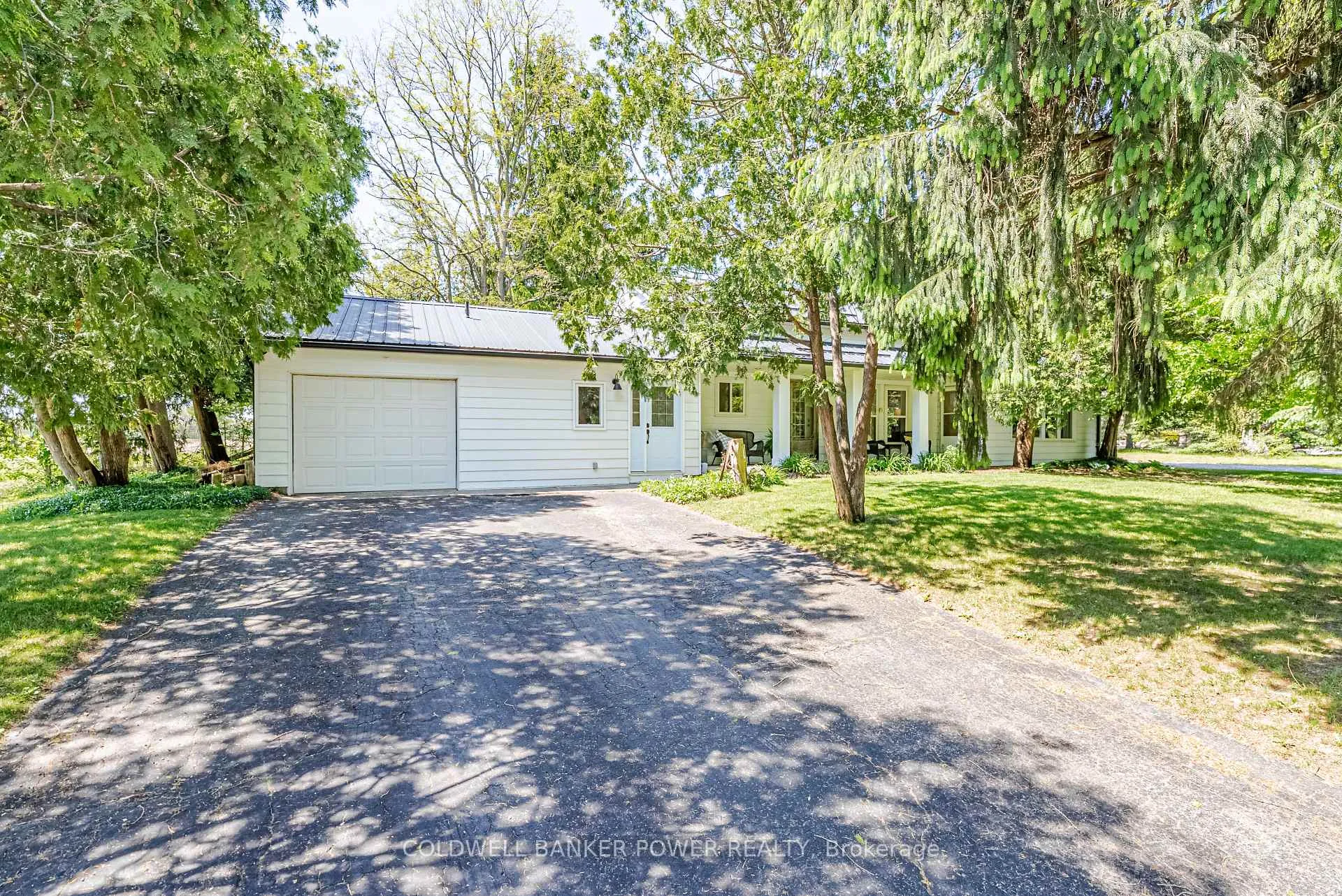 Photo 3 of 8584 Irish Drive, Strathroy-Caradoc, Rural Strathroy-Caradoc — HOMEH