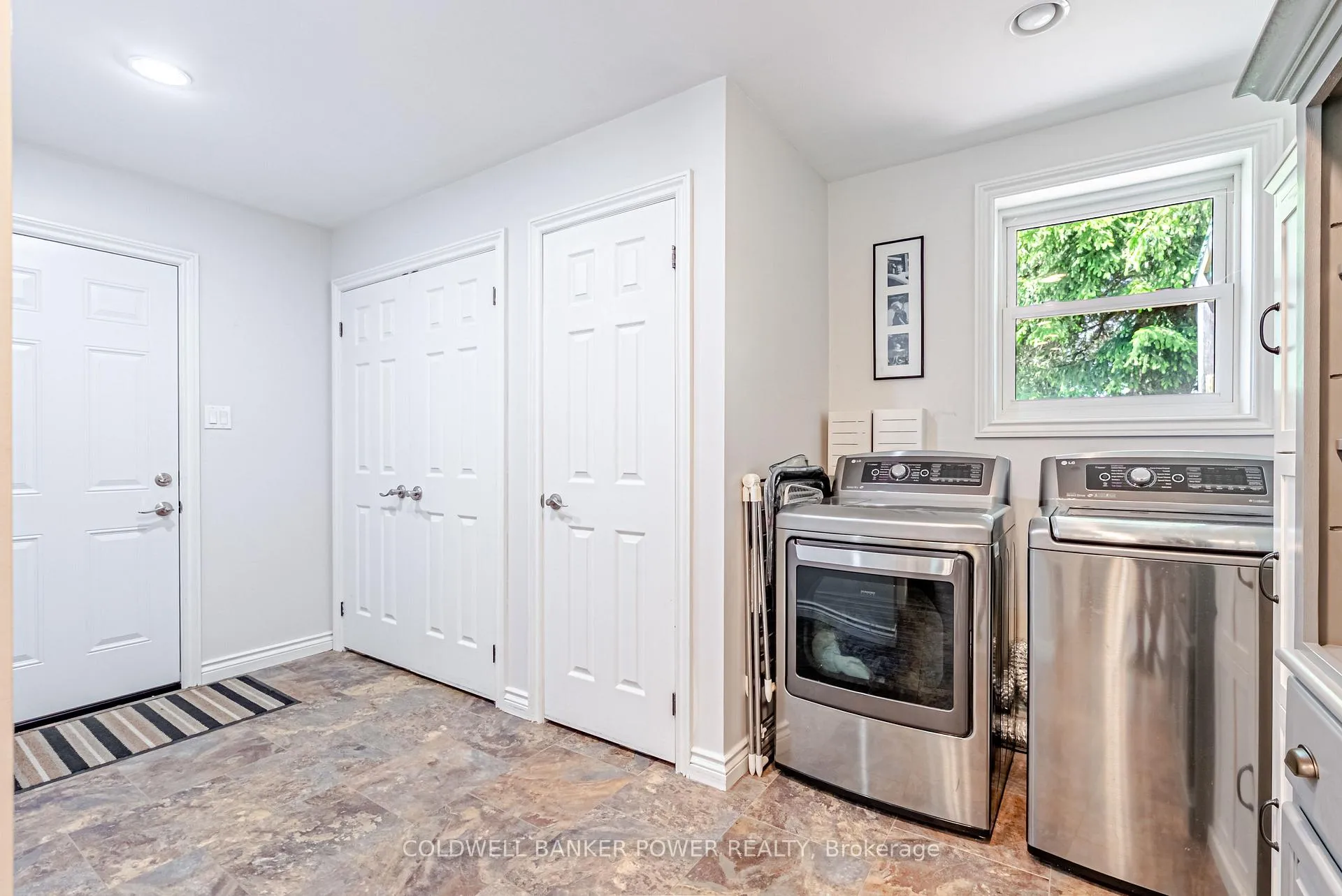 Photo 7 of 8584 Irish Drive, Strathroy-Caradoc, Rural Strathroy-Caradoc — HOMEH