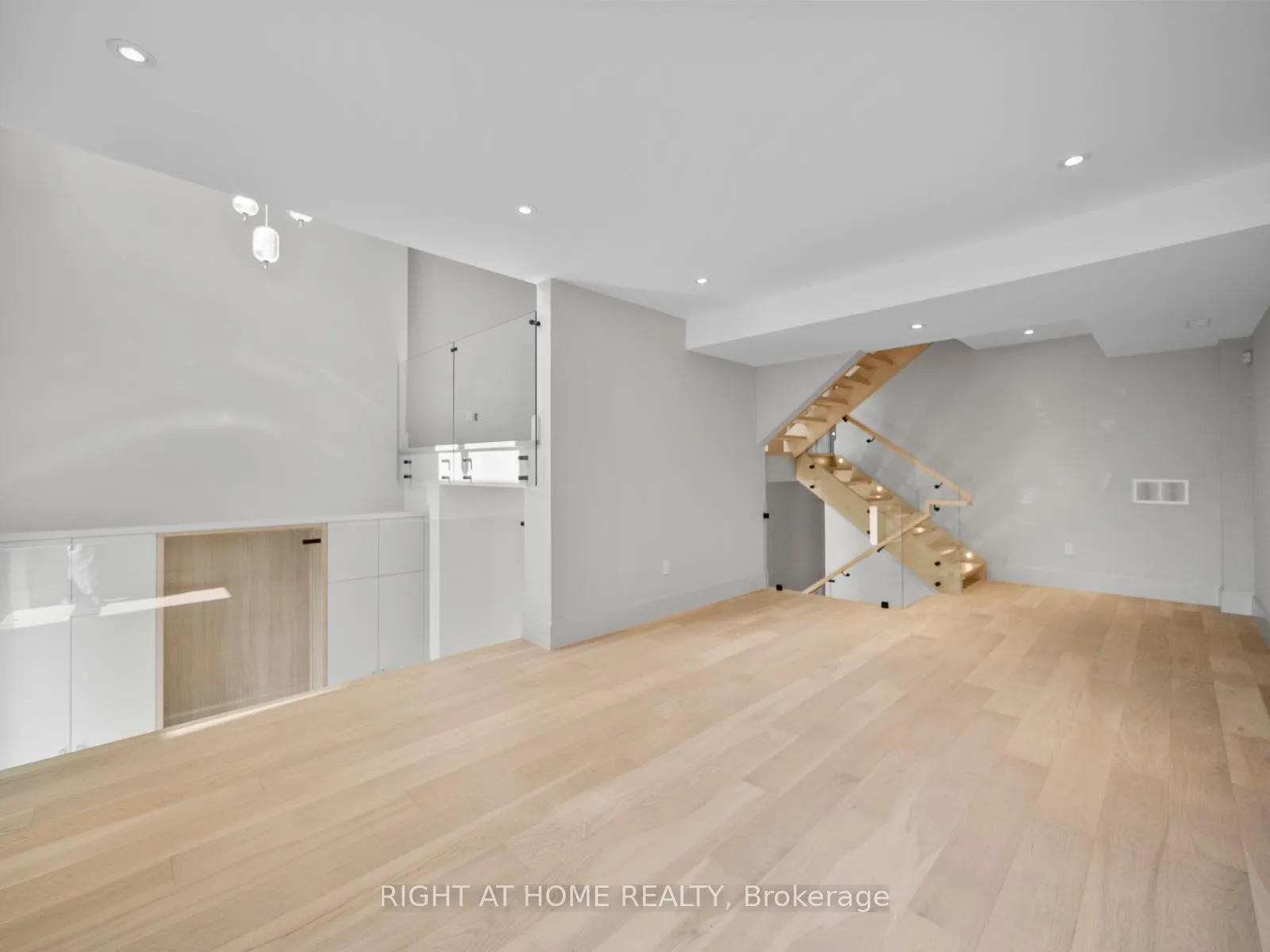 Photo 22 of 57 Alameda Avenue, Toronto, Oakwood Village — HOMEH