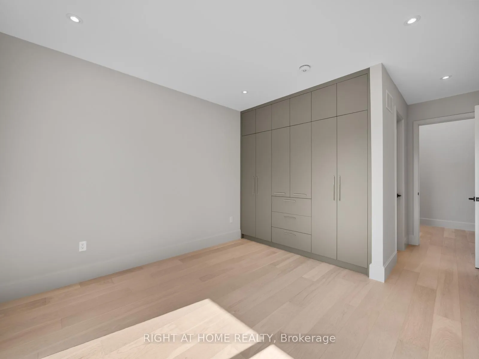 Photo 34 of 57 Alameda Avenue, Toronto, Oakwood Village — HOMEH