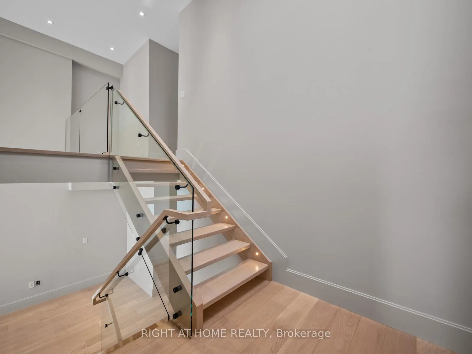 Photo 36 of 57 Alameda Avenue, Toronto, Oakwood Village — HOMEH