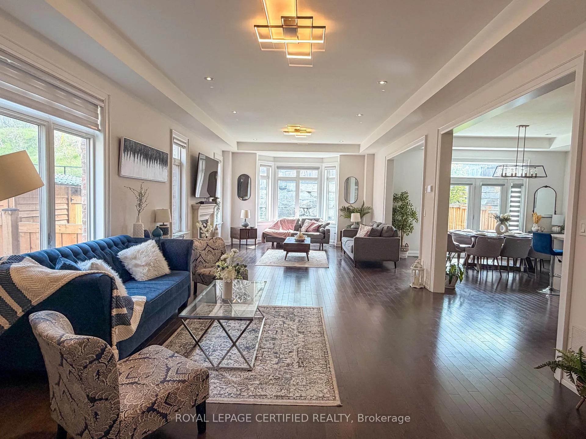 Photo 3 of 22 foxtrail Court, Halton Hills, Georgetown — HOMEH