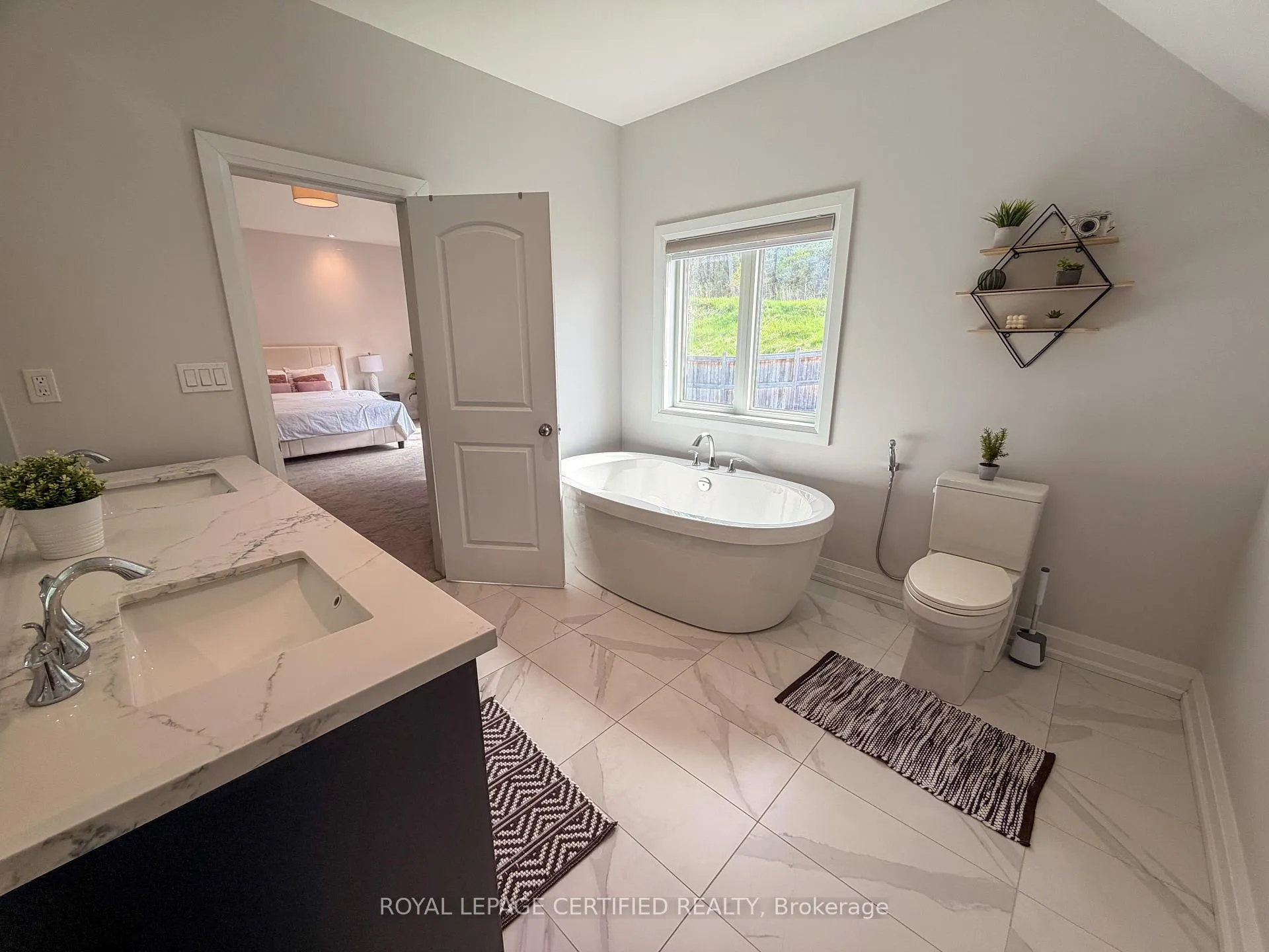 Photo 13 of 22 foxtrail Court, Halton Hills, Georgetown — HOMEH
