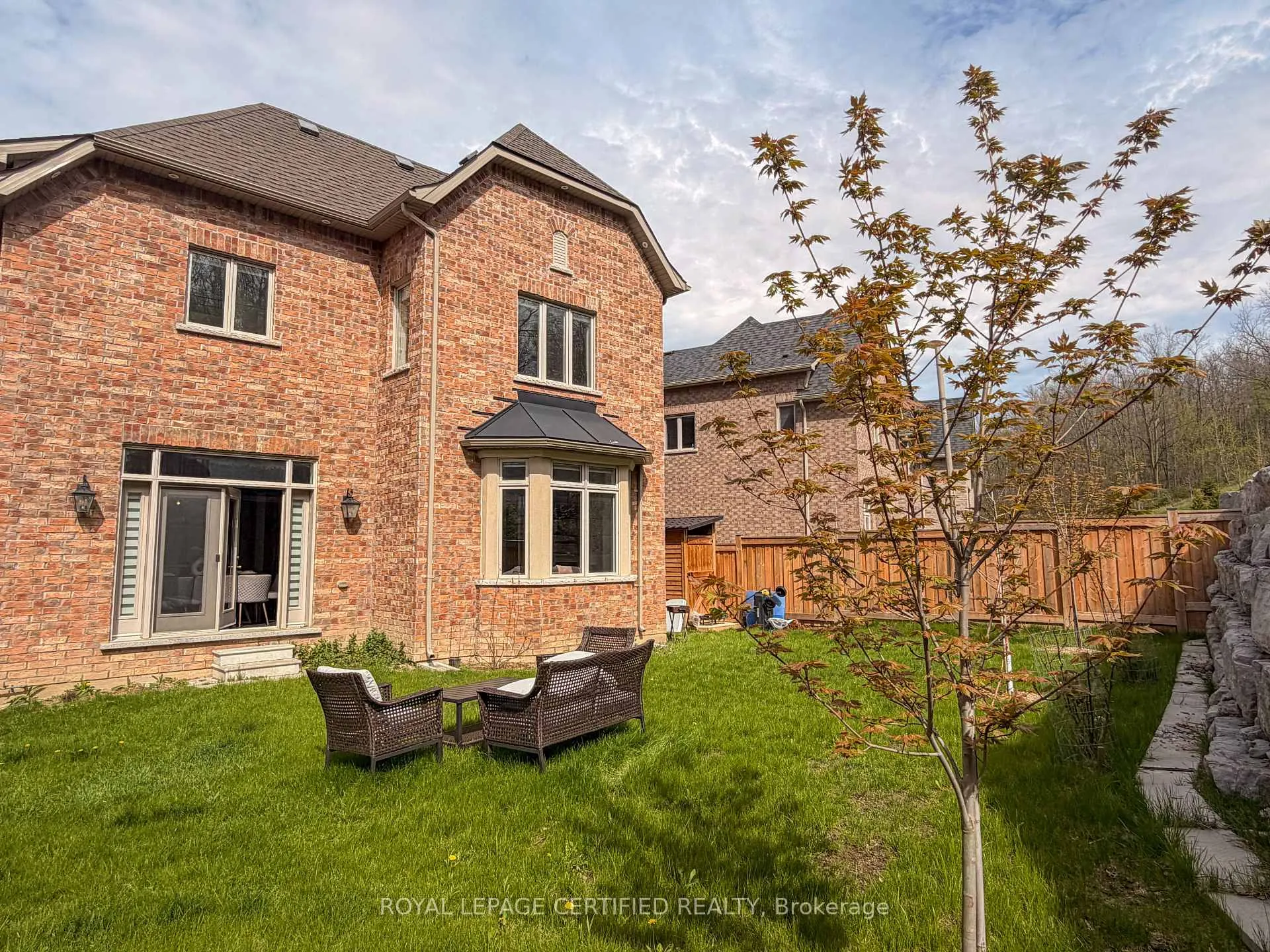Photo 17 of 22 foxtrail Court, Halton Hills, Georgetown — HOMEH