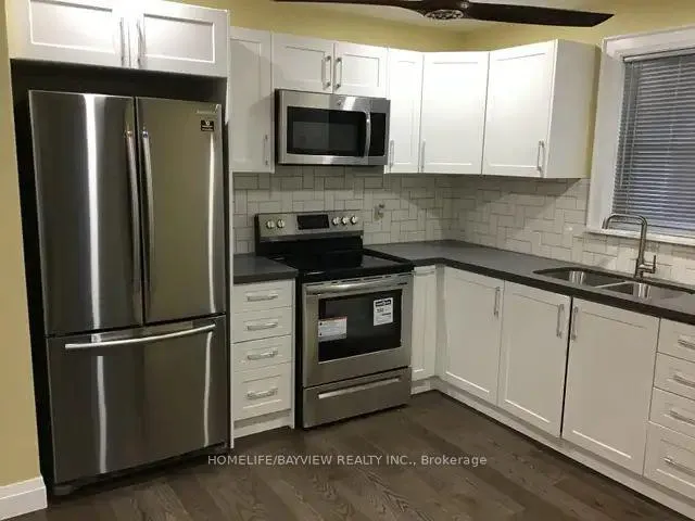 Photo 2 of 27 Fairfax (main floor) Crescent E, Scarborough, Clairlea-Birchmount — HOMEH
