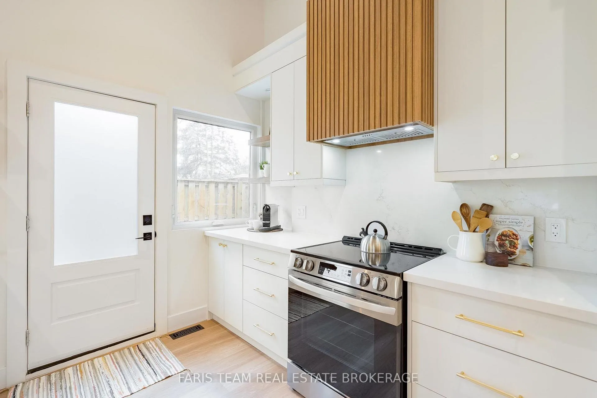 Photo 7 of 12 Oren Boulevard, Barrie, Sunnidale — HOMEH