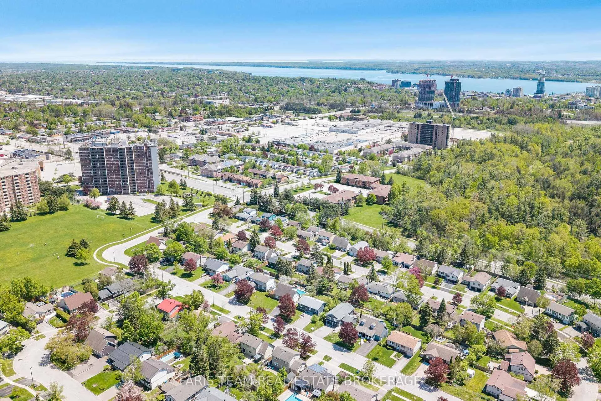 Photo 38 of 12 Oren Boulevard, Barrie, Sunnidale — HOMEH