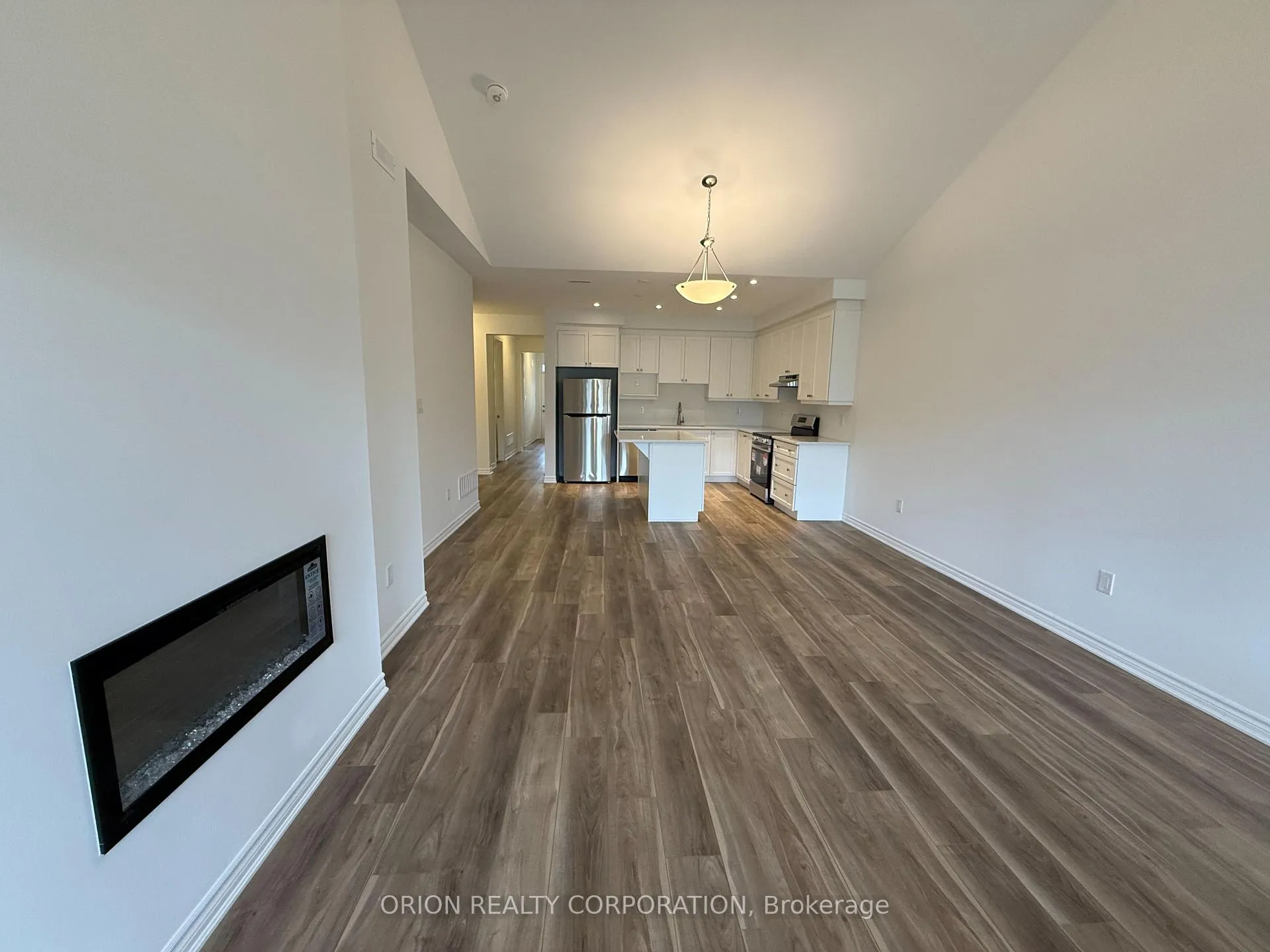 Photo 3 of 706 Sargeant Place, Innisfil, Rural Innisfil — HOMEH