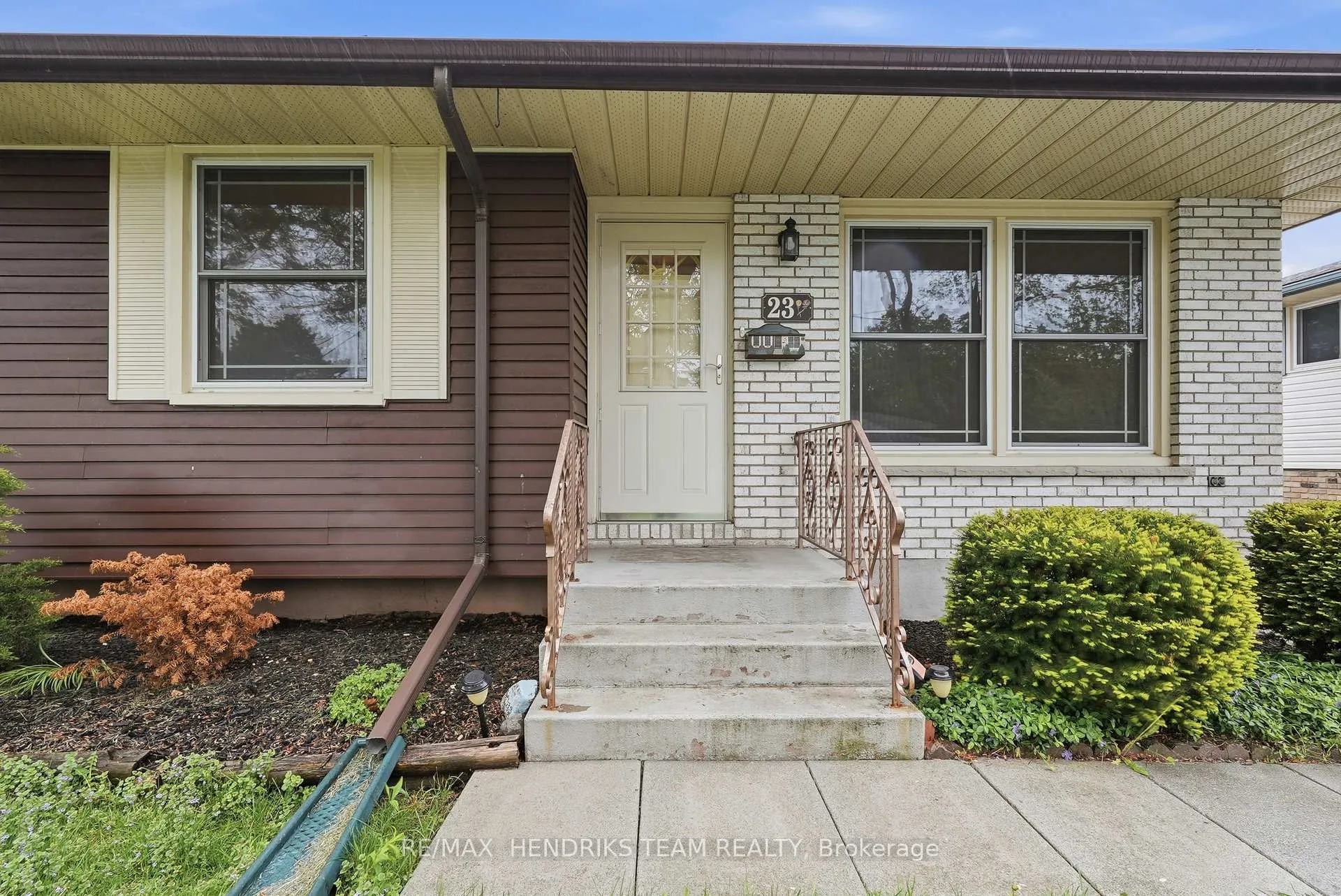 Photo 6 of 23 Crescentwood Drive, St. Catharines, Lakeport — HOMEH