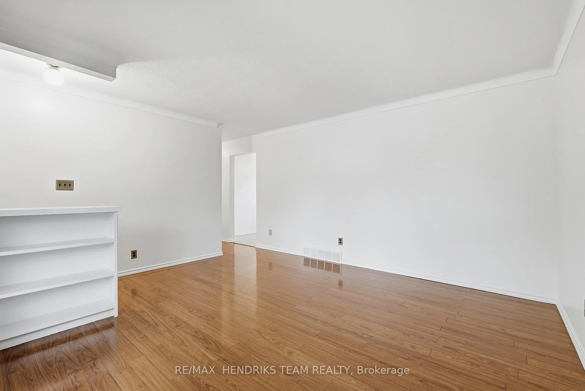 Photo 10 of 23 Crescentwood Drive, St. Catharines, Lakeport — HOMEH
