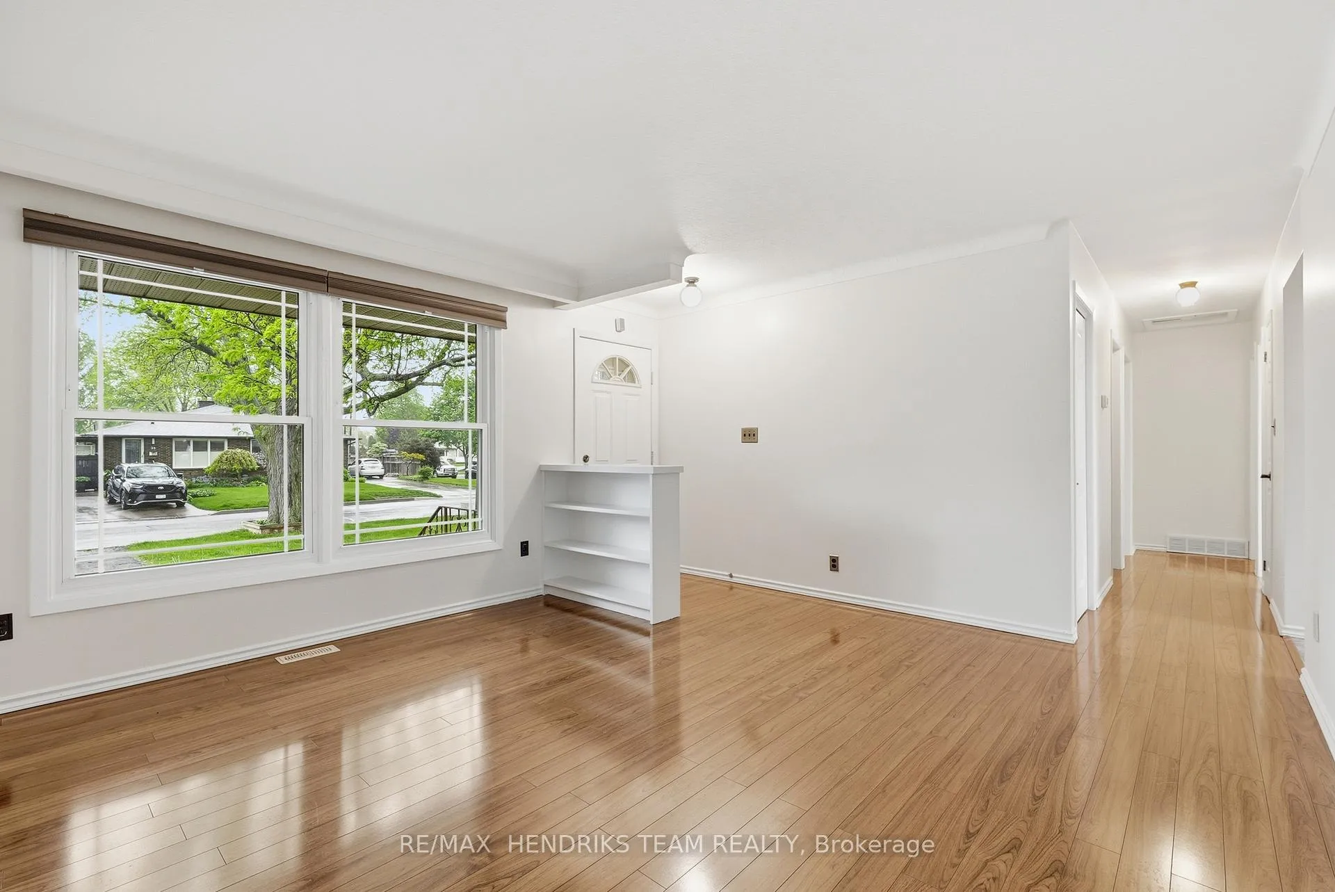Photo 11 of 23 Crescentwood Drive, St. Catharines, Lakeport — HOMEH