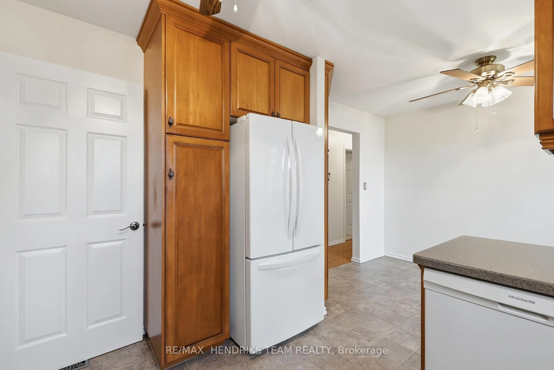 Photo 19 of 23 Crescentwood Drive, St. Catharines, Lakeport — HOMEH