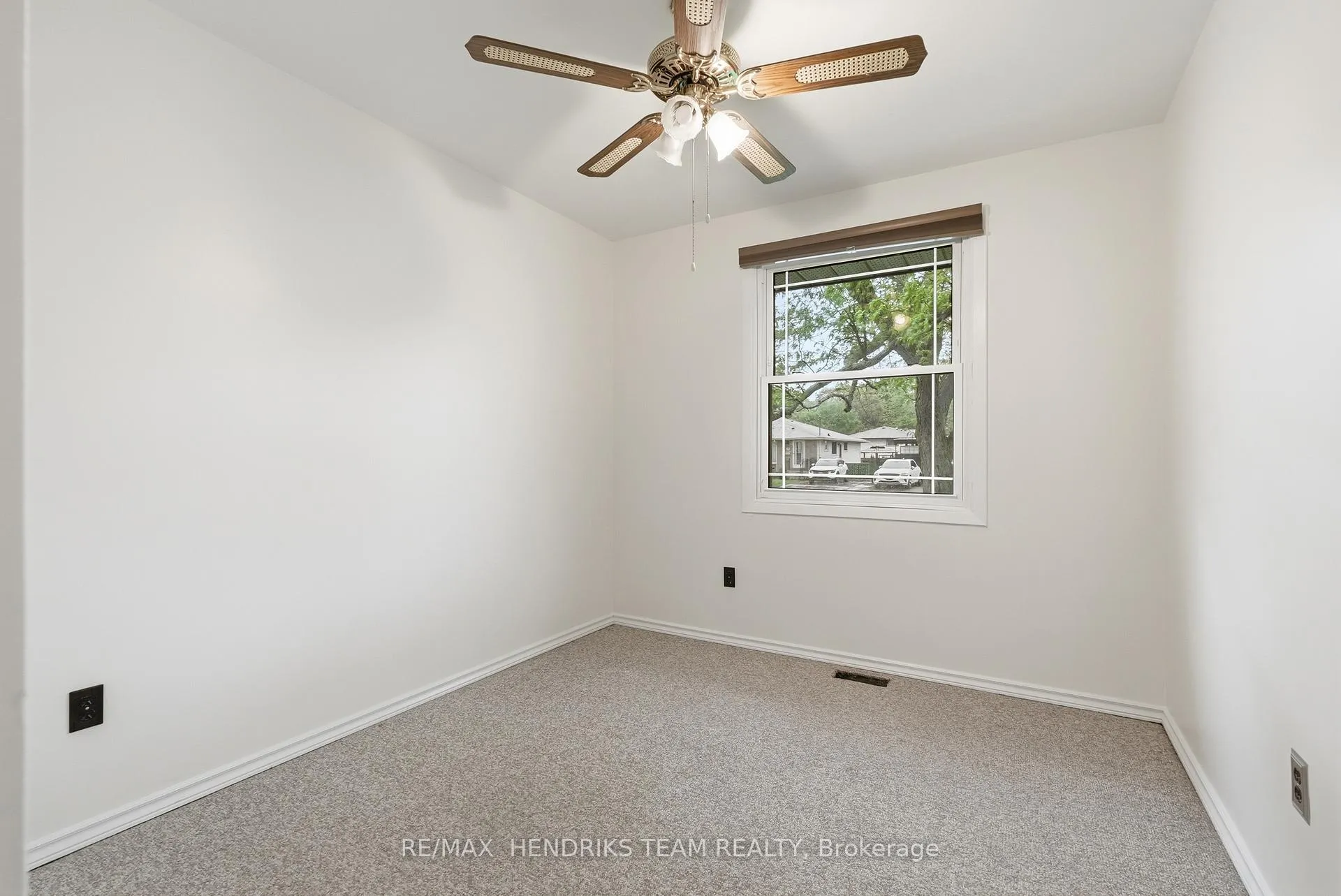 Photo 20 of 23 Crescentwood Drive, St. Catharines, Lakeport — HOMEH