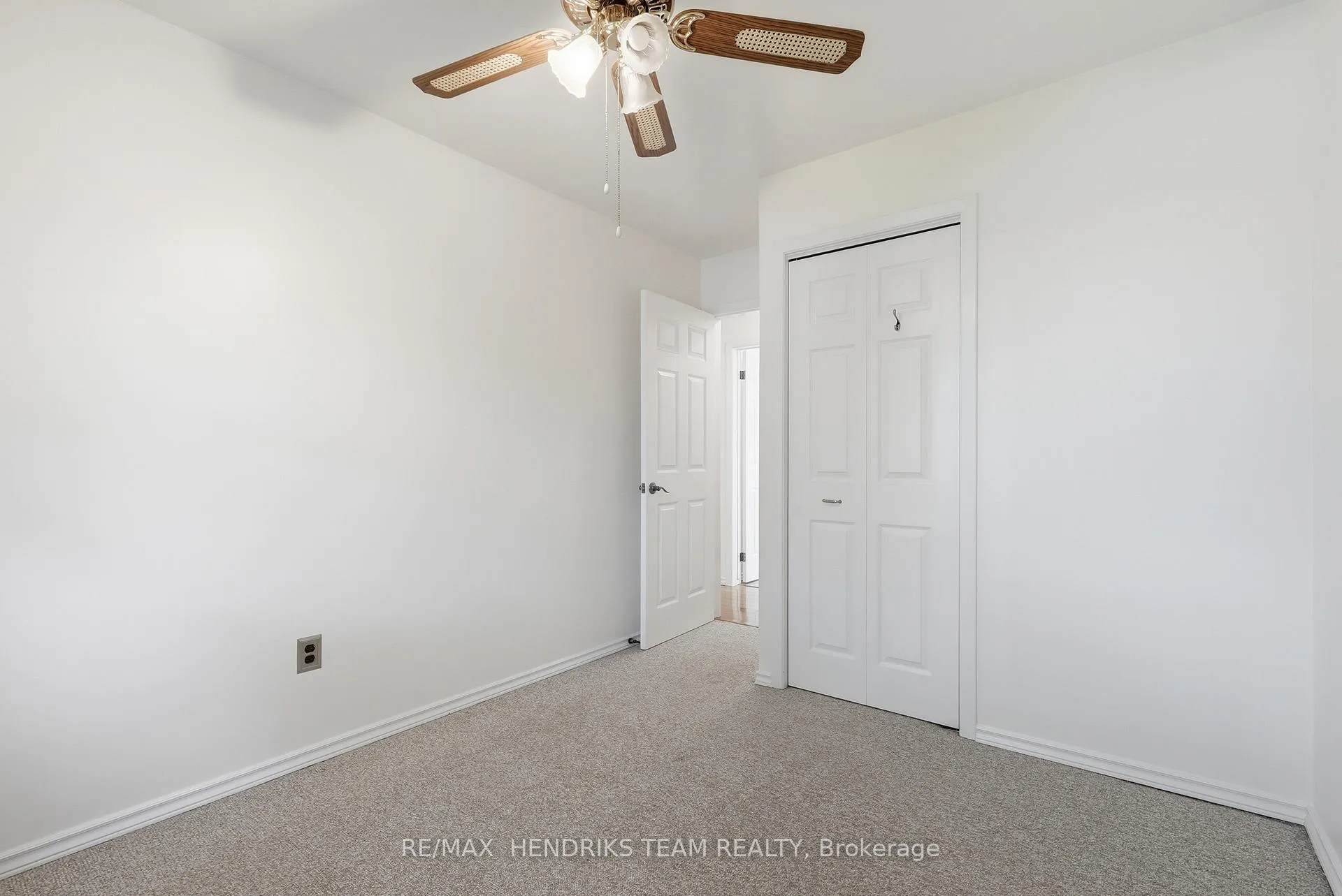 Photo 21 of 23 Crescentwood Drive, St. Catharines, Lakeport — HOMEH