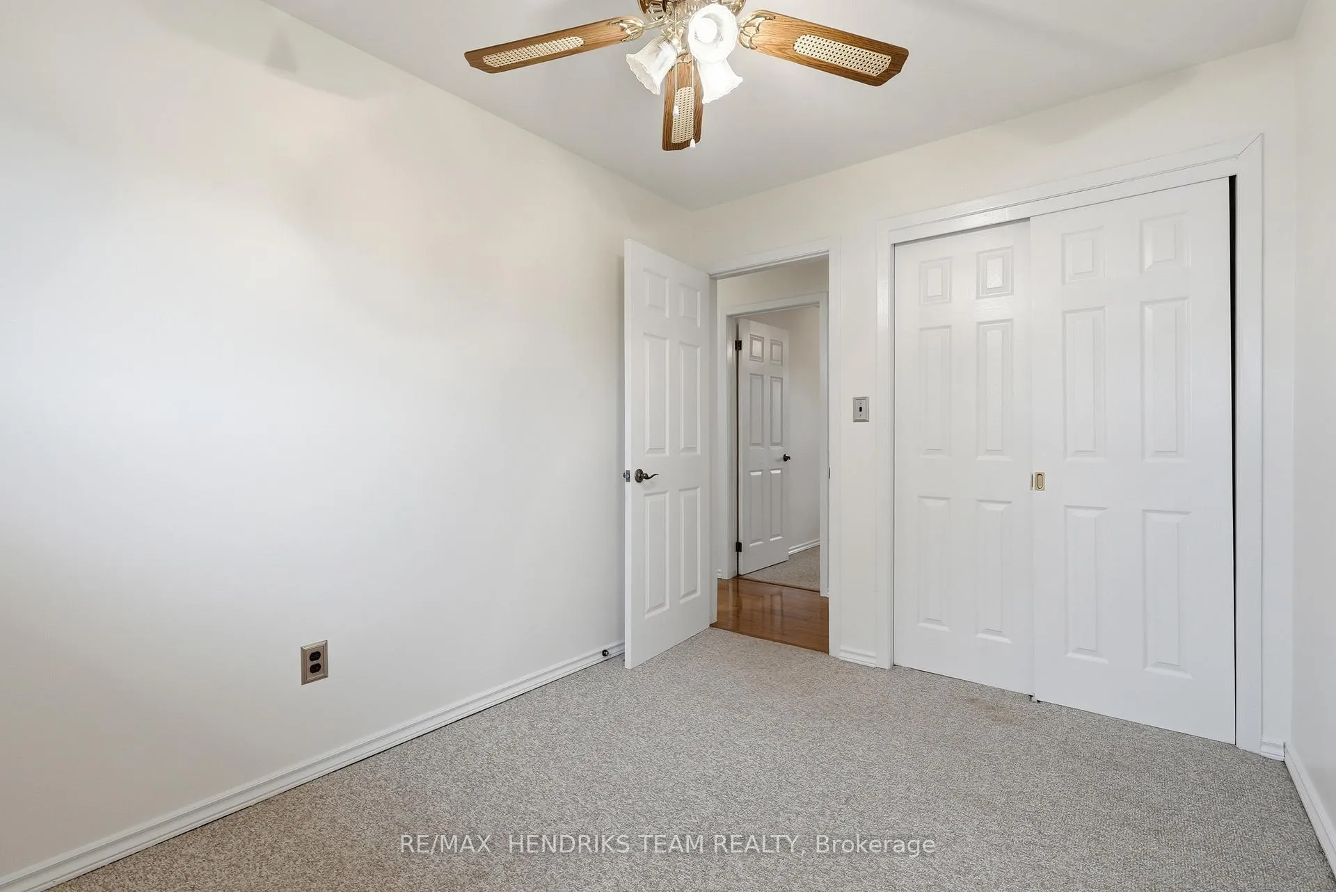 Photo 25 of 23 Crescentwood Drive, St. Catharines, Lakeport — HOMEH