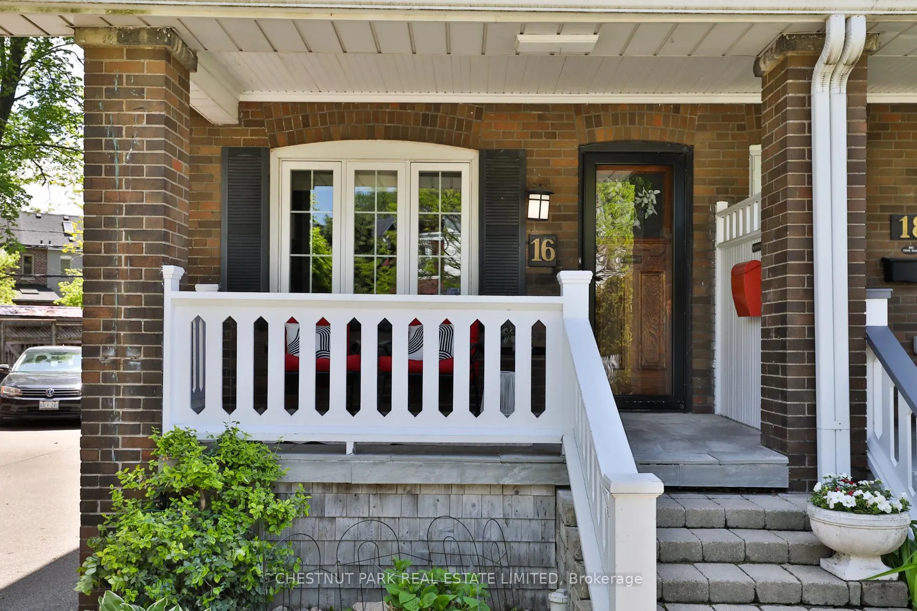 Photo 2 of 16 Dilworth Crescent, Toronto, Broadview North — HOMEH