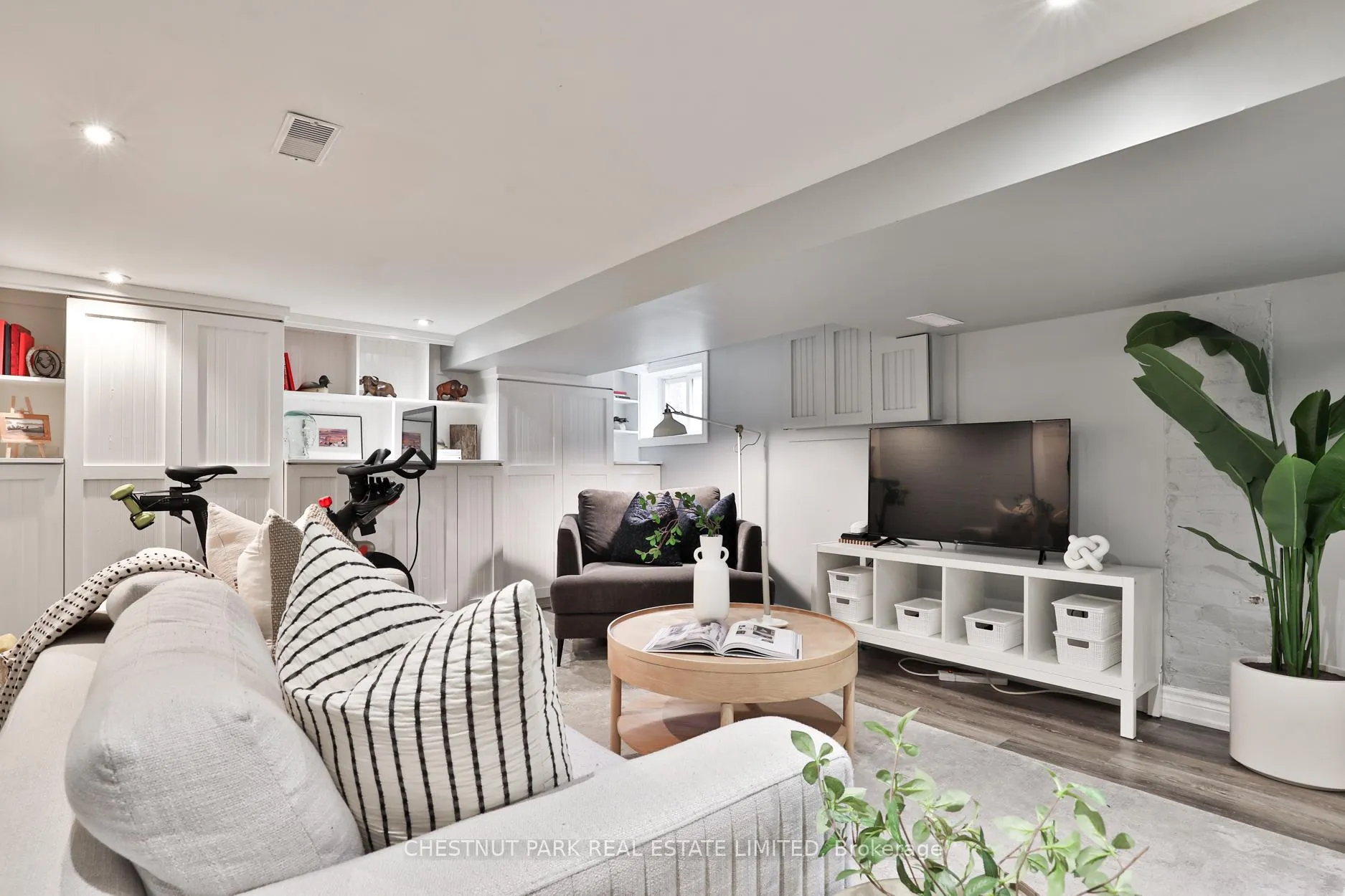 Photo 26 of 16 Dilworth Crescent, Toronto, Broadview North — HOMEH