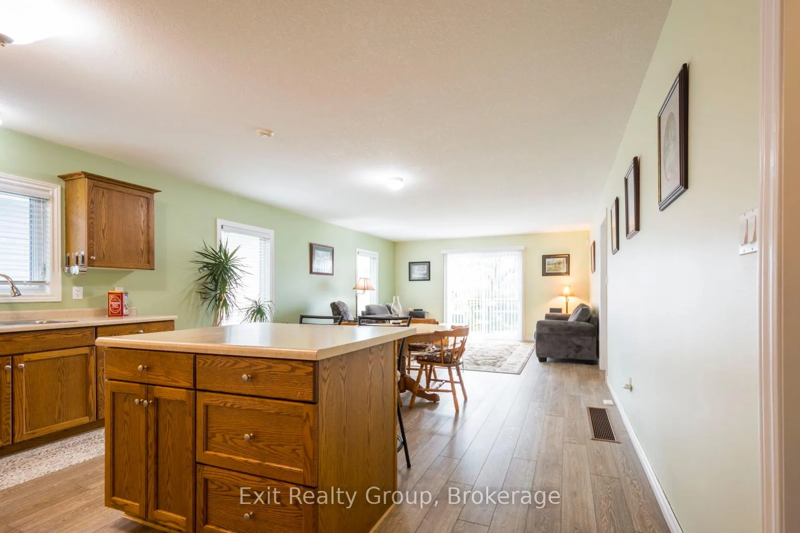 Photo 5 of 30 Aletha Drive, Prince Edward County, Wellington Ward — HOMEH