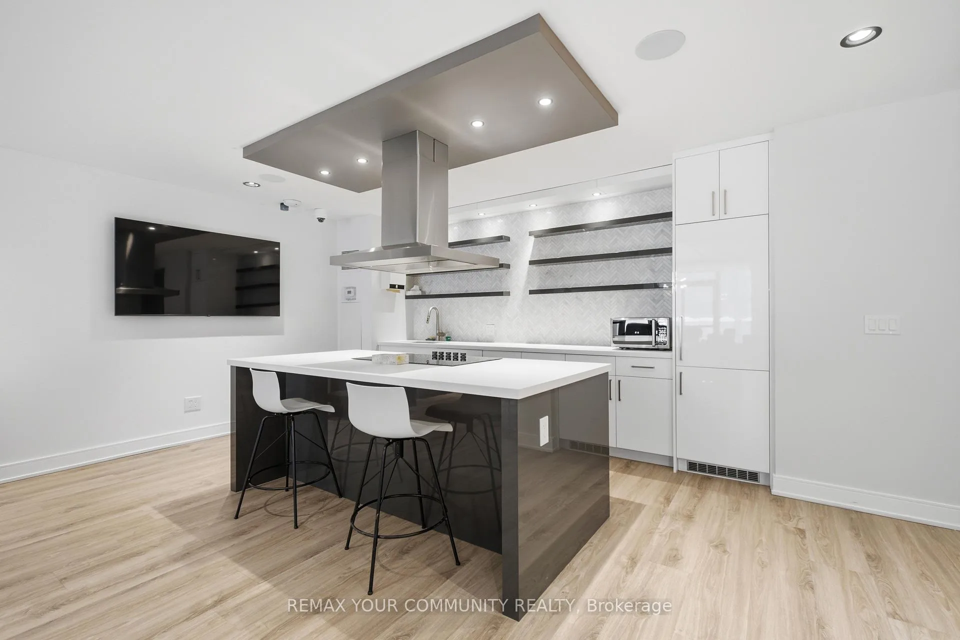 Photo 9 of Unit 312, 840 St Clair Avenue W, Toronto, Oakwood Village — HOMEH