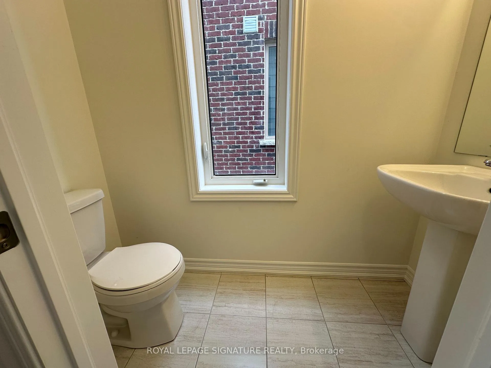 Photo 10 of 747 Carpenter Trail, Peterborough, Monaghan Ward 2 — HOMEH