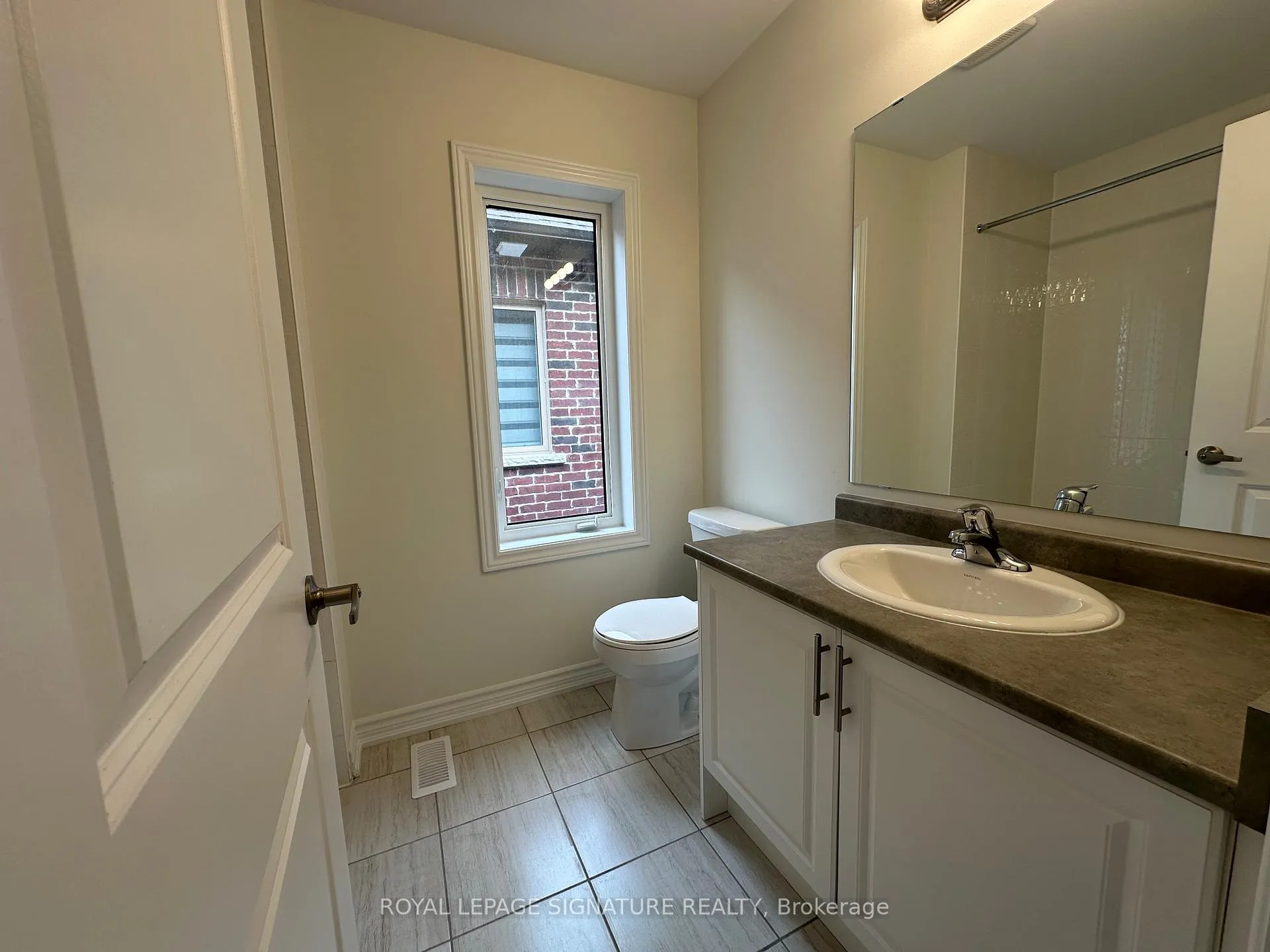 Photo 19 of 747 Carpenter Trail, Peterborough, Monaghan Ward 2 — HOMEH