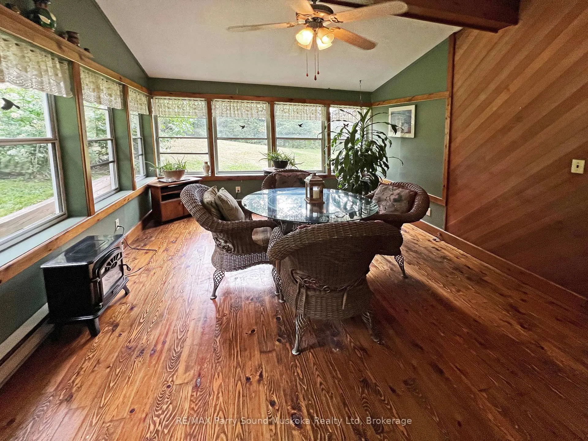 Photo 13 of 159 Boundary Spur Road, Whitestone, Dunchurch — HOMEH