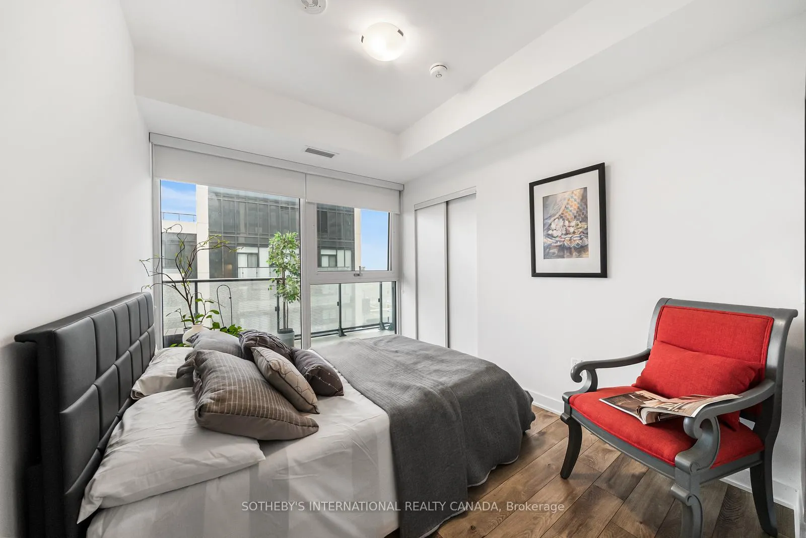 Photo 12 of Unit 2003, 95 Oneida Crescent, Richmond Hill, Langstaff — HOMEH