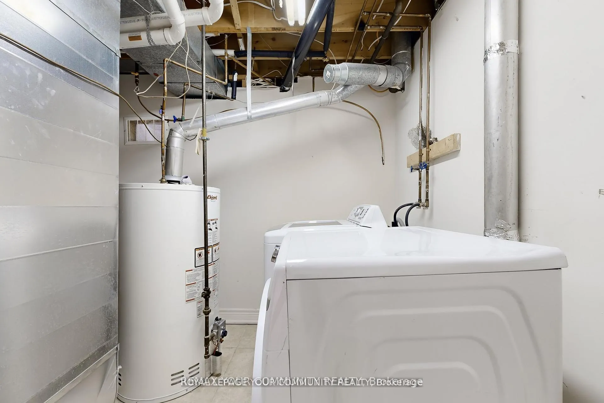 Photo 31 of Unit Lower, 52 Eleanor Circle, Richmond Hill, South Richvale — HOMEH