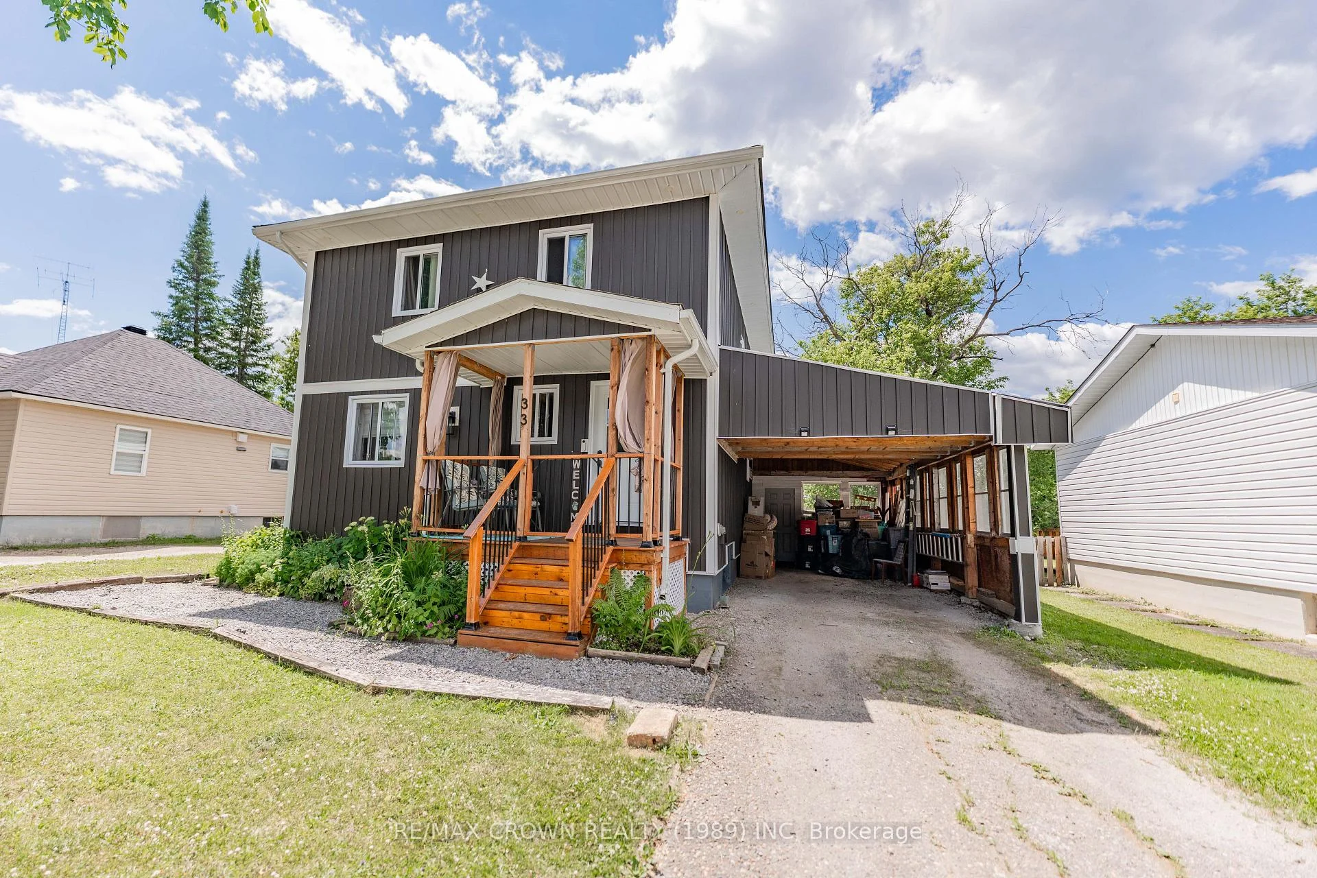 Photo 3 of 33 Dominion Avenue, Kapuskasing — HOMEH