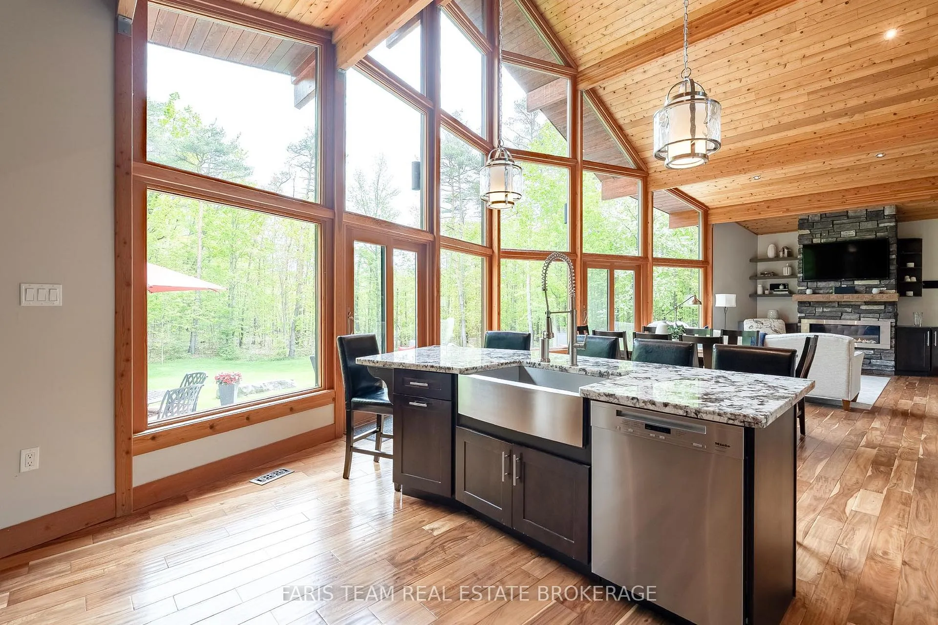 Photo 9 of 22 Houben Crescent, Oro-Medonte, Rural Oro-Medonte — HOMEH