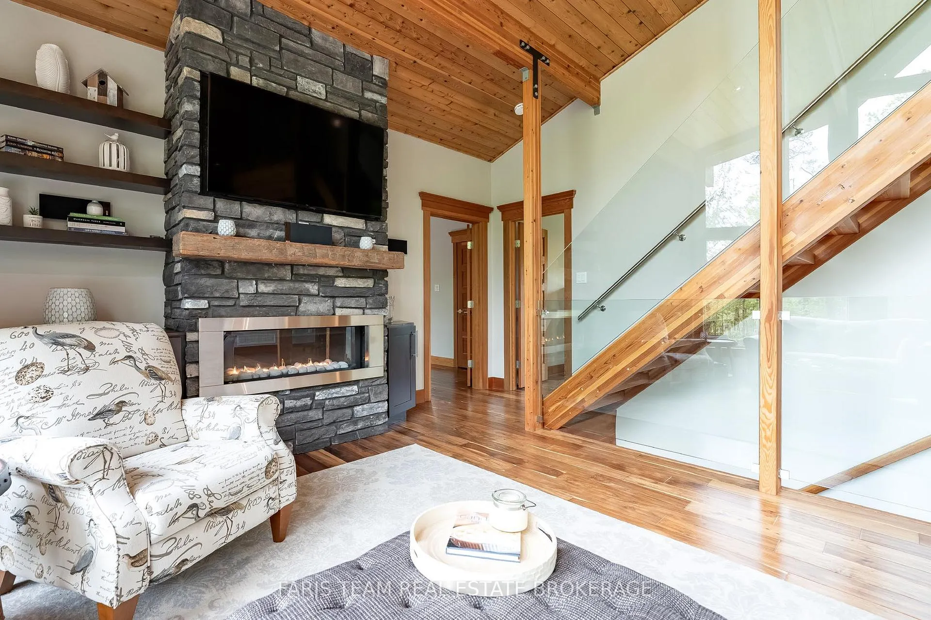 Photo 15 of 22 Houben Crescent, Oro-Medonte, Rural Oro-Medonte — HOMEH