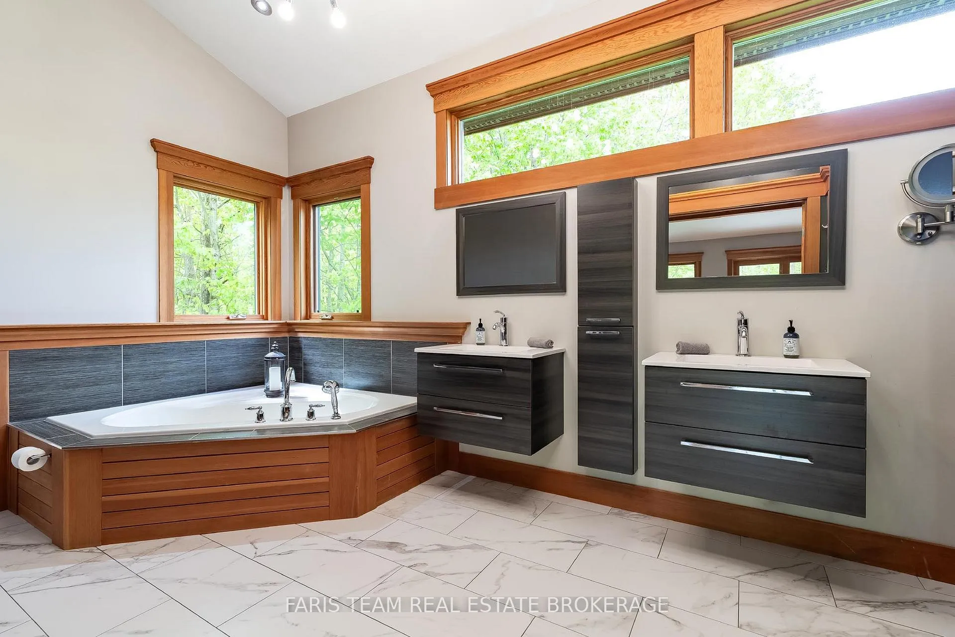 Photo 19 of 22 Houben Crescent, Oro-Medonte, Rural Oro-Medonte — HOMEH