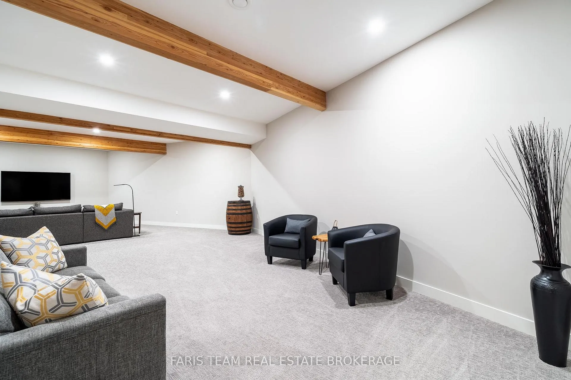 Photo 31 of 22 Houben Crescent, Oro-Medonte, Rural Oro-Medonte — HOMEH