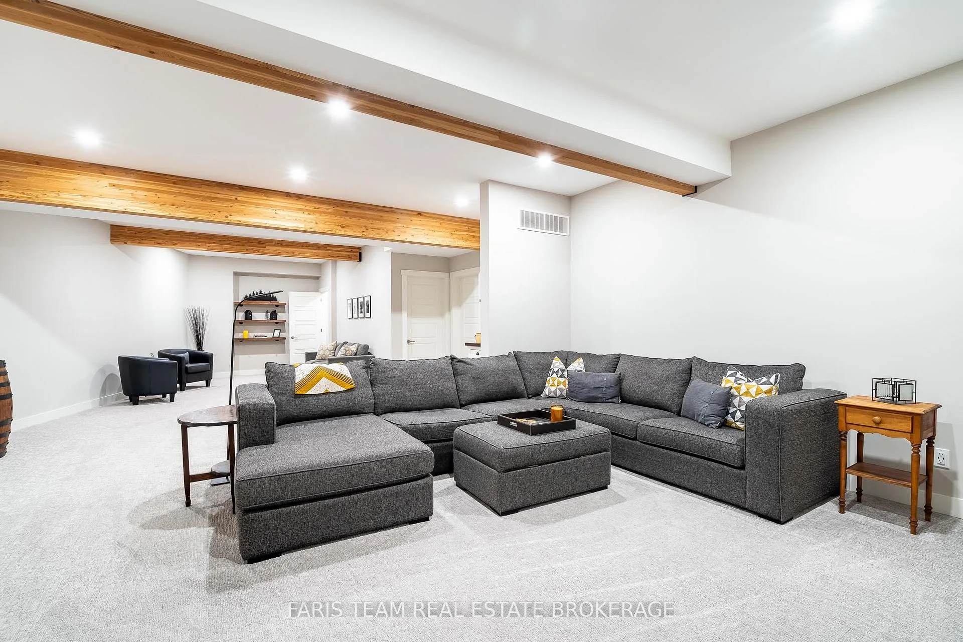 Photo 33 of 22 Houben Crescent, Oro-Medonte, Rural Oro-Medonte — HOMEH