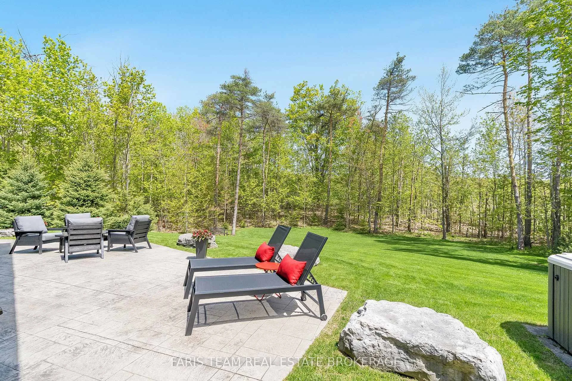 Photo 38 of 22 Houben Crescent, Oro-Medonte, Rural Oro-Medonte — HOMEH