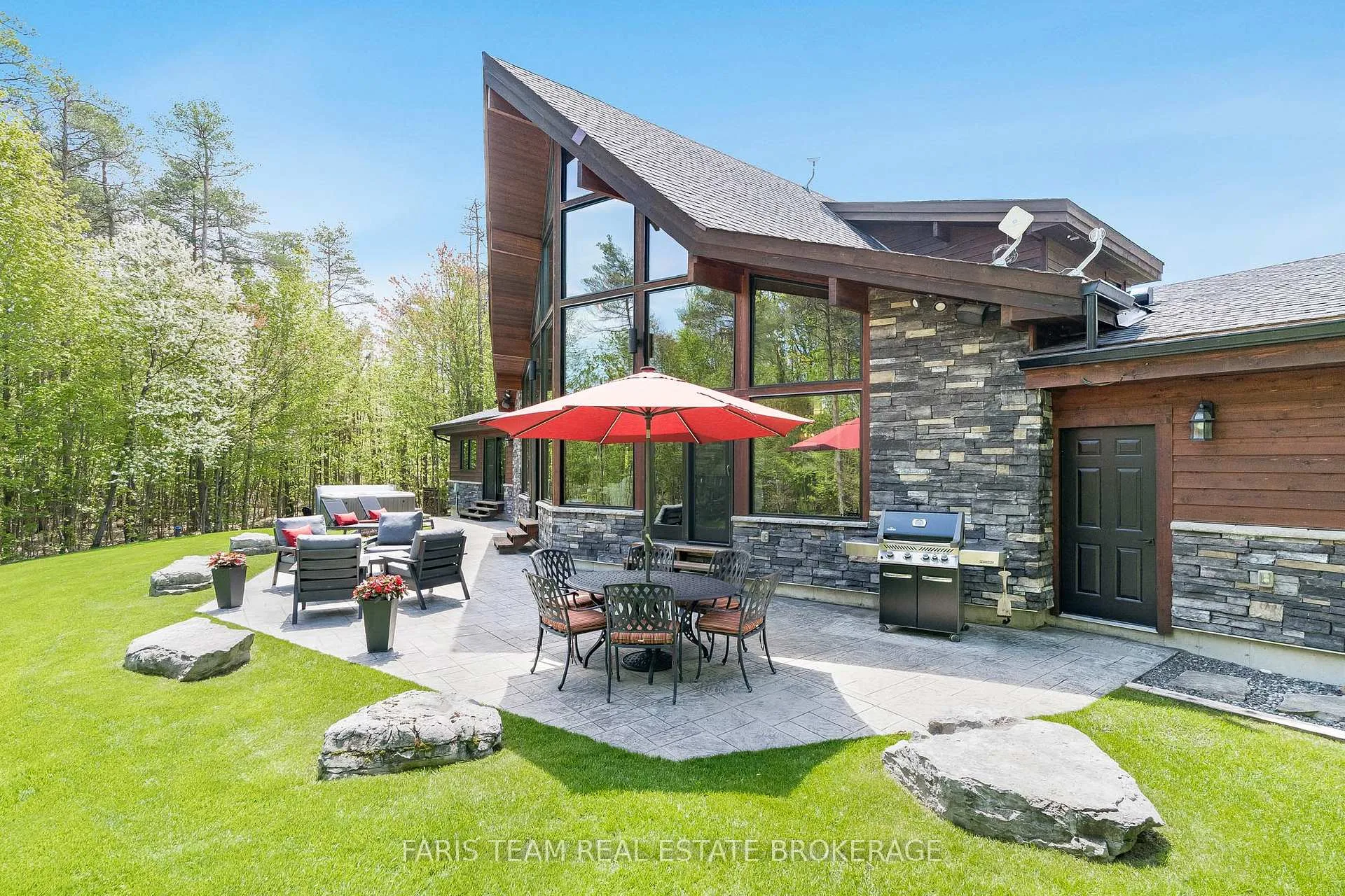 Photo 40 of 22 Houben Crescent, Oro-Medonte, Rural Oro-Medonte — HOMEH