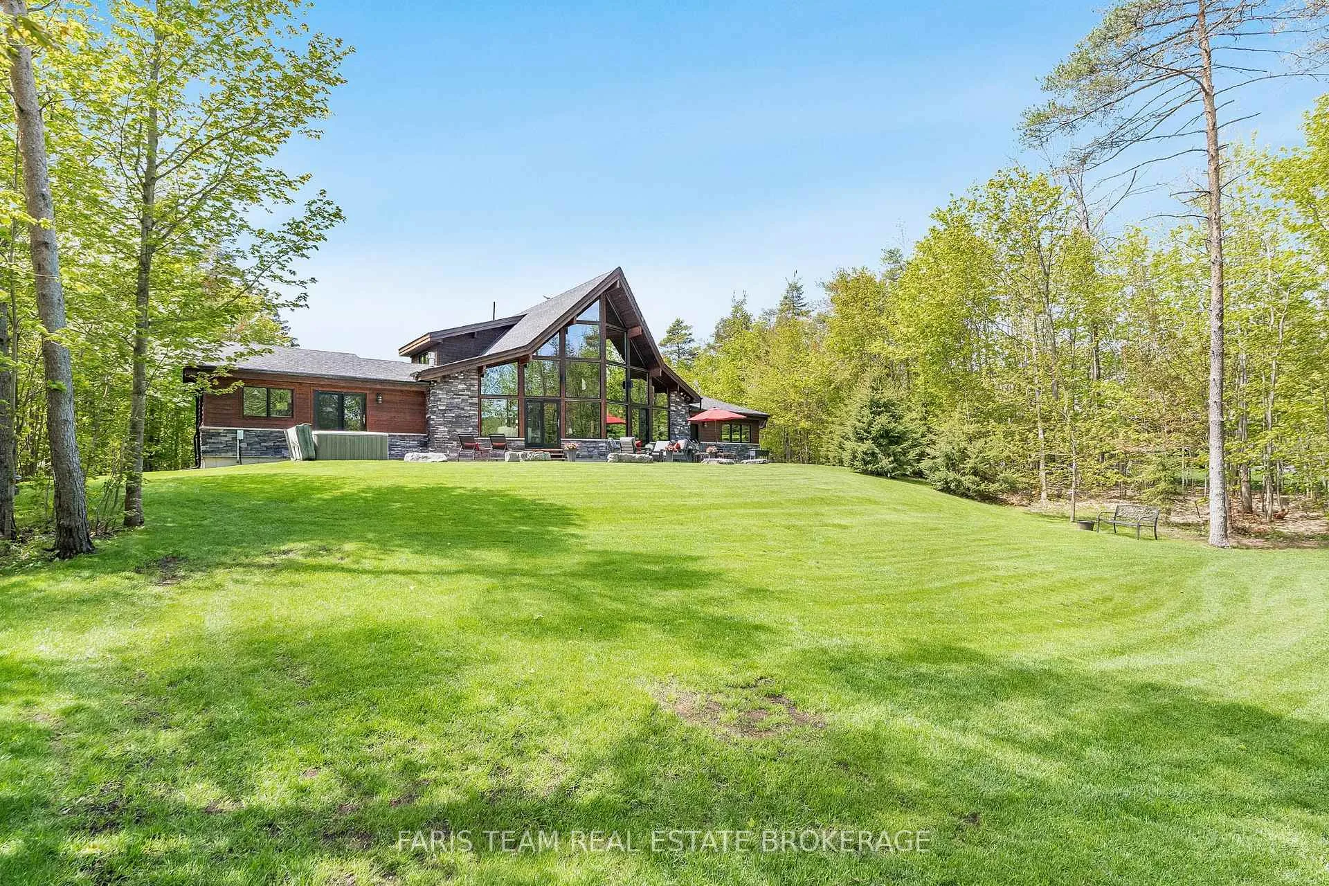 Photo 43 of 22 Houben Crescent, Oro-Medonte, Rural Oro-Medonte — HOMEH