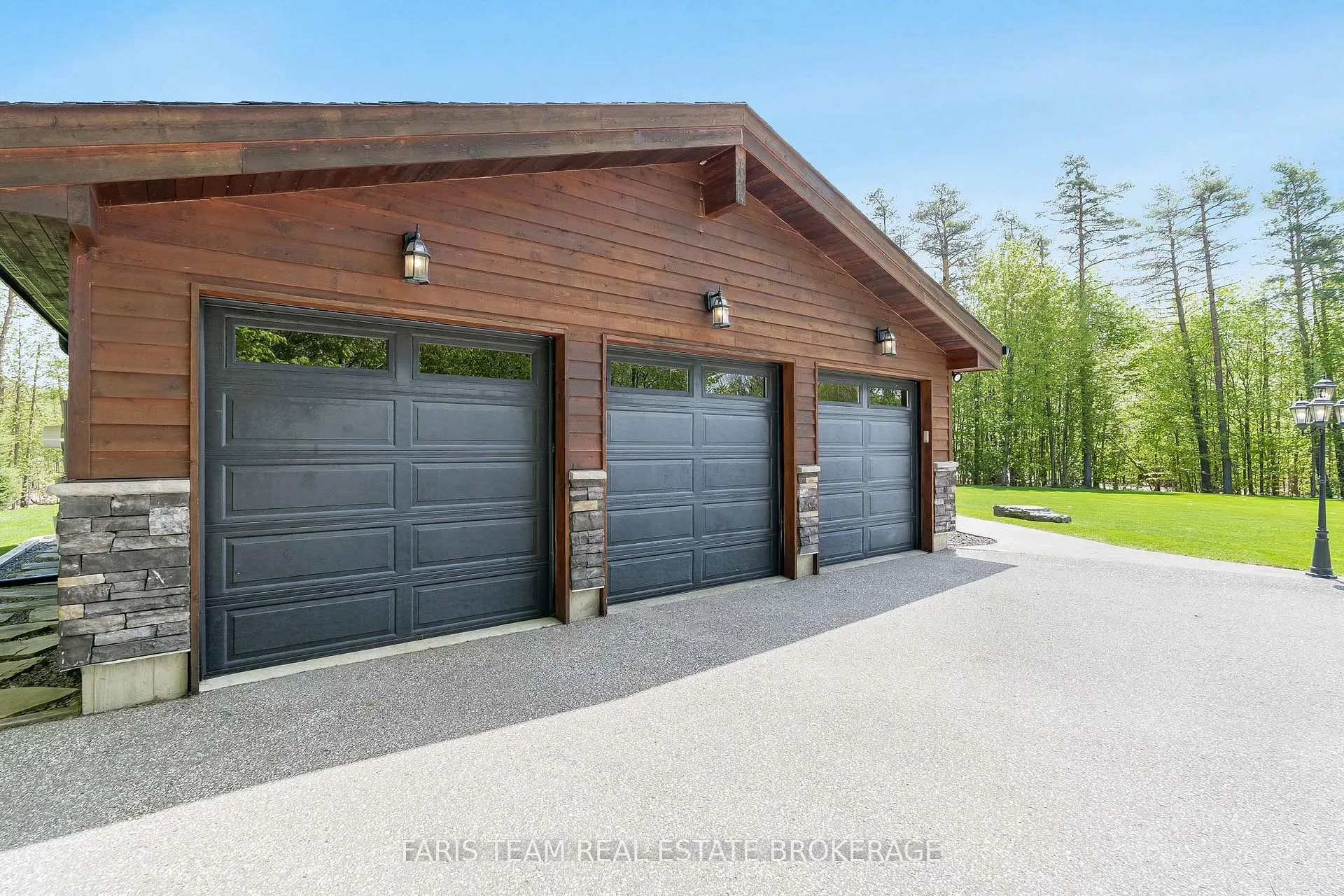Photo 45 of 22 Houben Crescent, Oro-Medonte, Rural Oro-Medonte — HOMEH