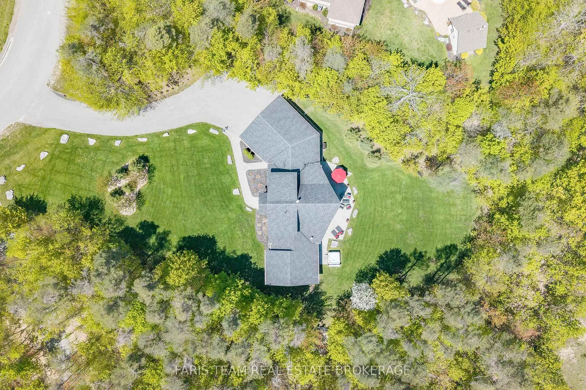 Photo 48 of 22 Houben Crescent, Oro-Medonte, Rural Oro-Medonte — HOMEH