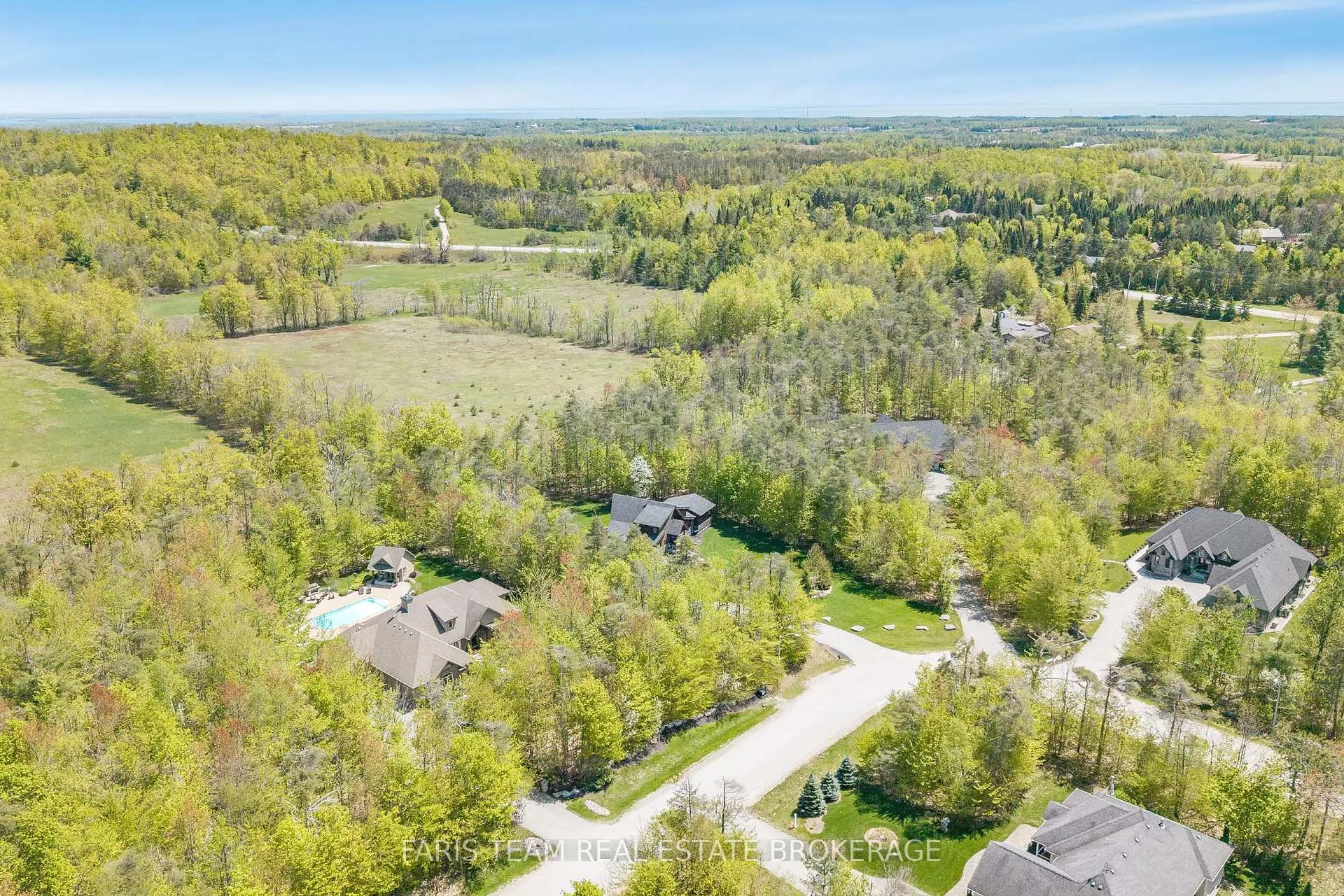 Photo 49 of 22 Houben Crescent, Oro-Medonte, Rural Oro-Medonte — HOMEH