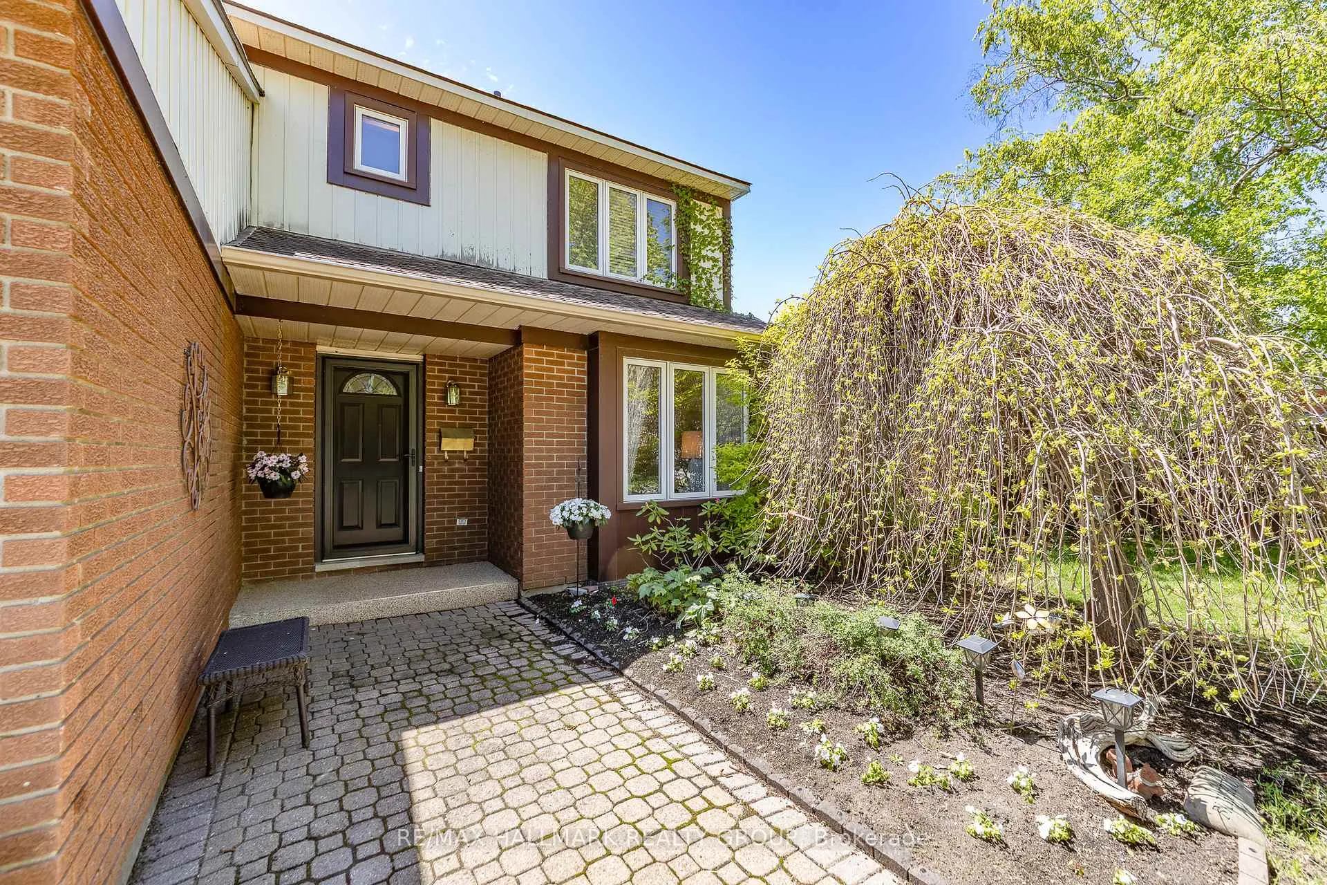 Photo 3 of 8 Trotting Way, Ottawa, Kanata - Bridlewood — HOMEH