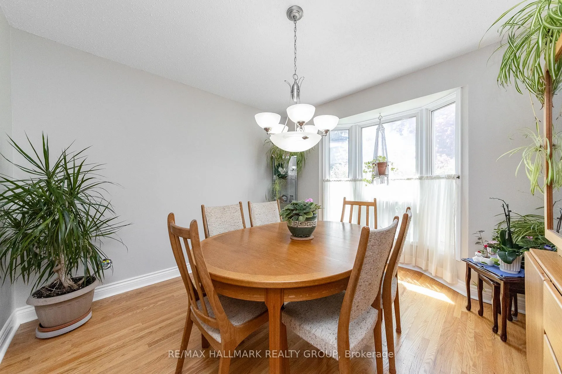 Photo 8 of 8 Trotting Way, Ottawa, Kanata - Bridlewood — HOMEH
